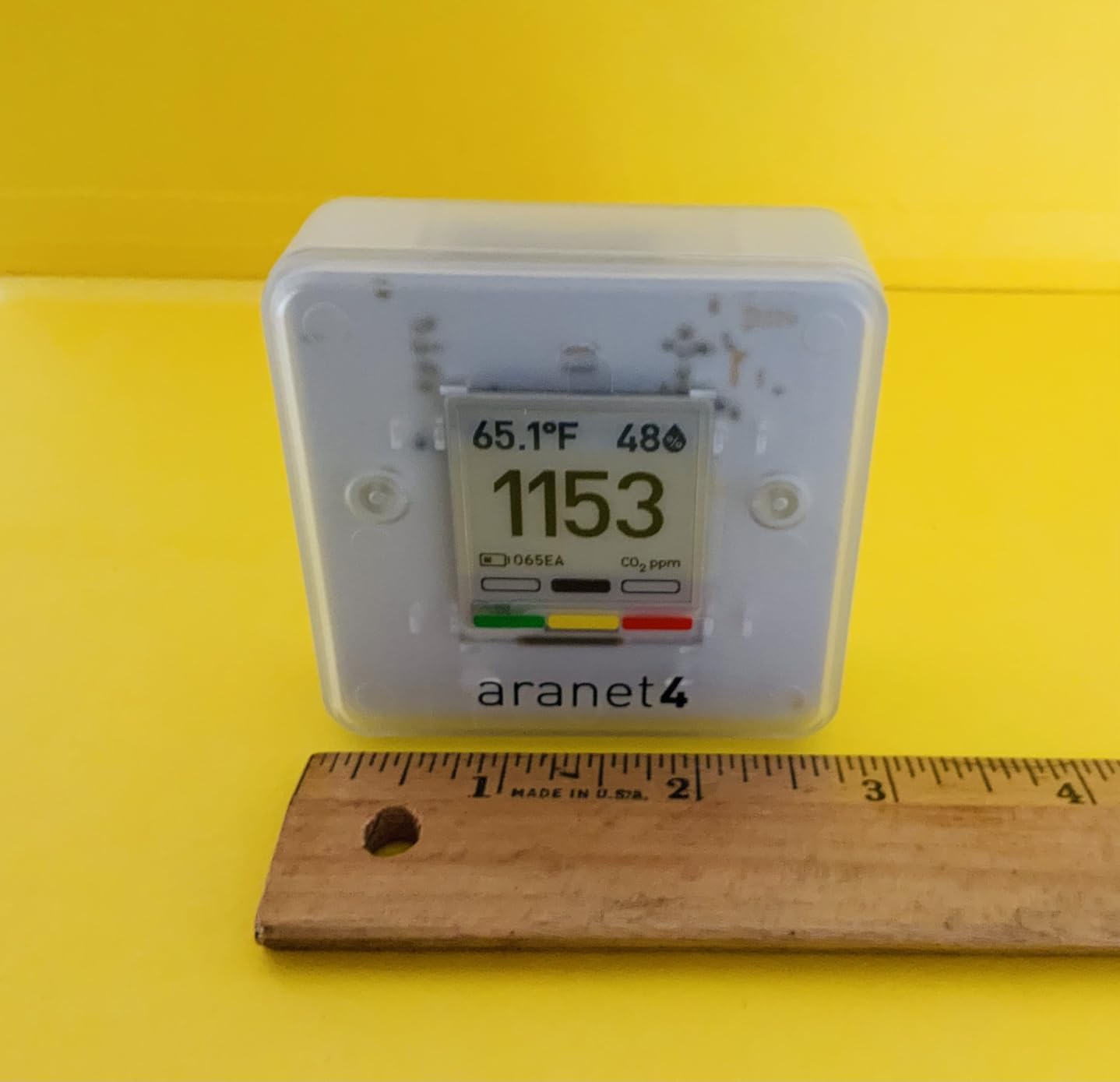 SAF Aranet4 Home: Wireless Indoor Air Quality Monitor for Office or School (CO2, Temperature, Humidity and More) Portable, Battery Powered, E-Ink Screen, App for Configuration & Data History customer photo 1