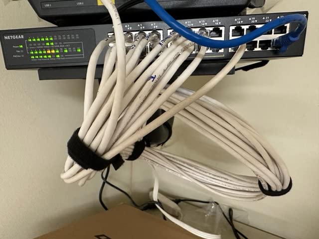 NETGEAR 24 Port PoE Switch Unmanaged - 24 Port PoE Gigabit Switch with 16 PoE+ Ports (190W), Desktop or Rackmount (GS324P) customer photo 1