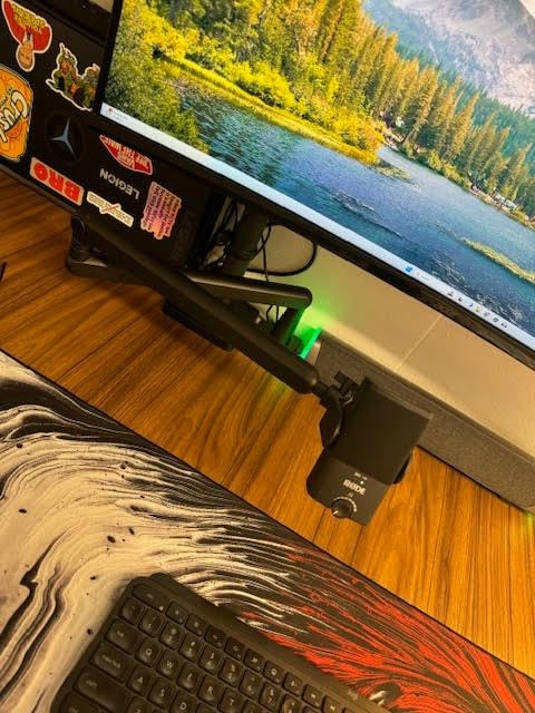 RØDE NT-USB Mini Versatile Studio-quality Condenser USB Microphone with Free Software for Podcasting, Streaming, Gaming, Music Production, Vocal and Instrument Recording, Black customer photo 2