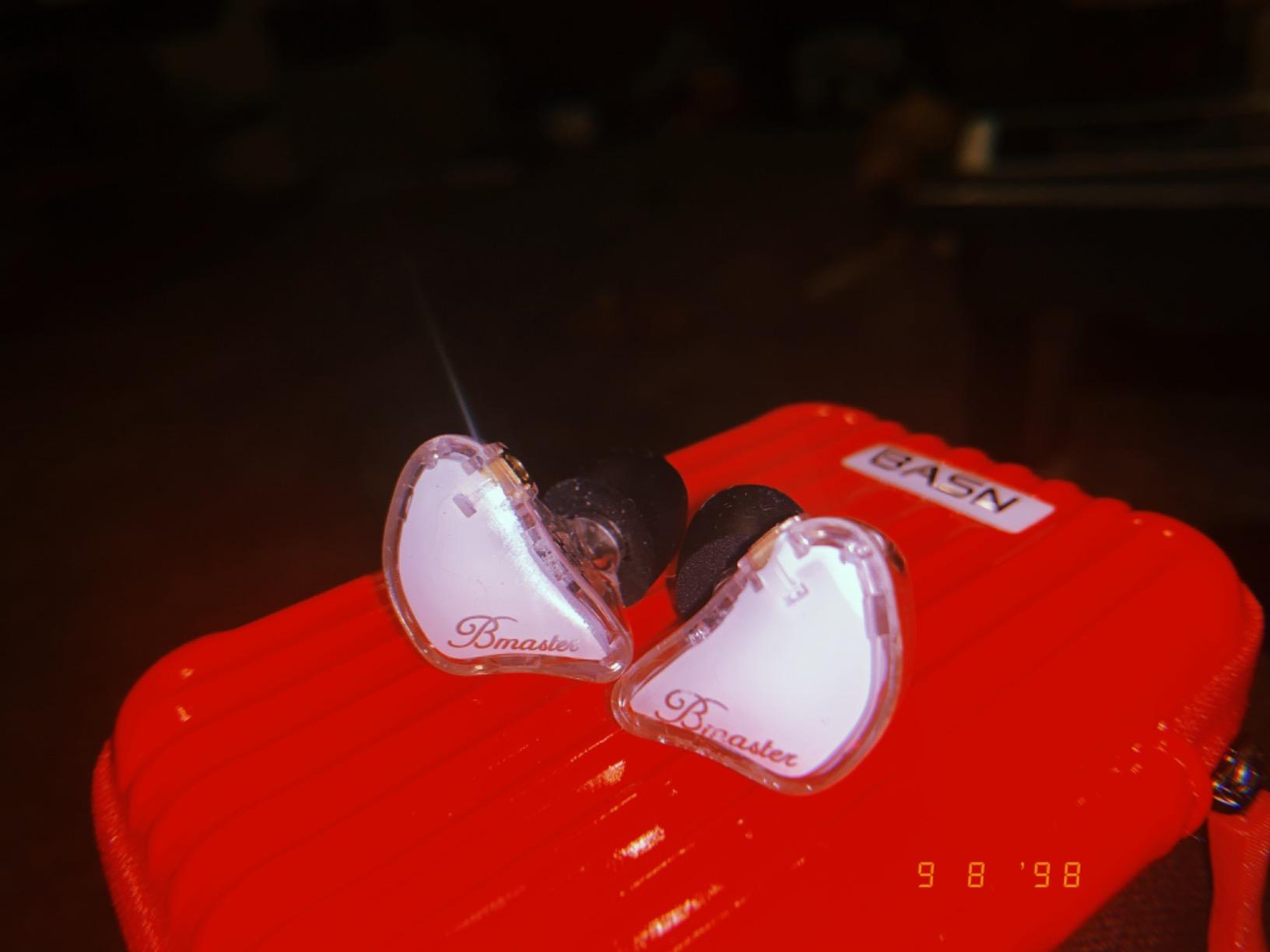 BASN Bmaster Triple Drivers in Ear Monitor Headphone with Two Detachable Cables Fit in Ear Suitable for Audio Engineer, Musician (White) customer photo 1