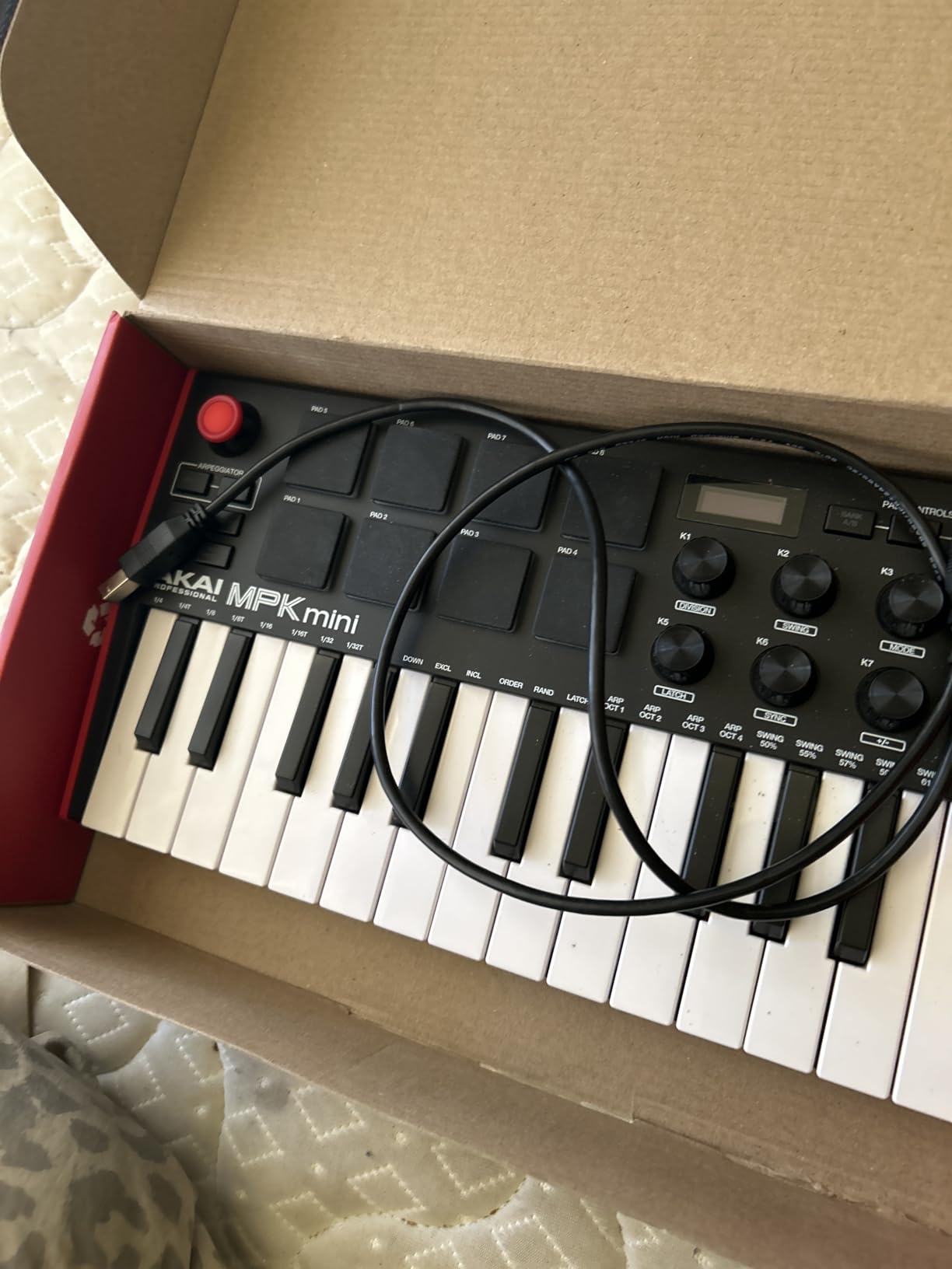 Akai Professional MPK Mini MK3 25 Key USB MIDI Keyboard Controller With 8 Backlit Drum Pads, 8 Knobs, Music Production Software and Native Instruments Sound Package (NKS Integration) customer photo 1