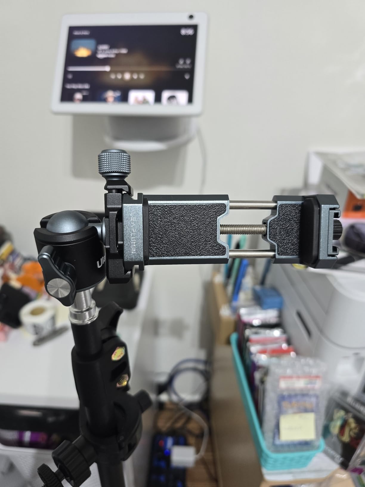 SHINEWEE Full Metal Tablet Tripod Holder - Compatible with iPad mini/Air/Pro | 1/4