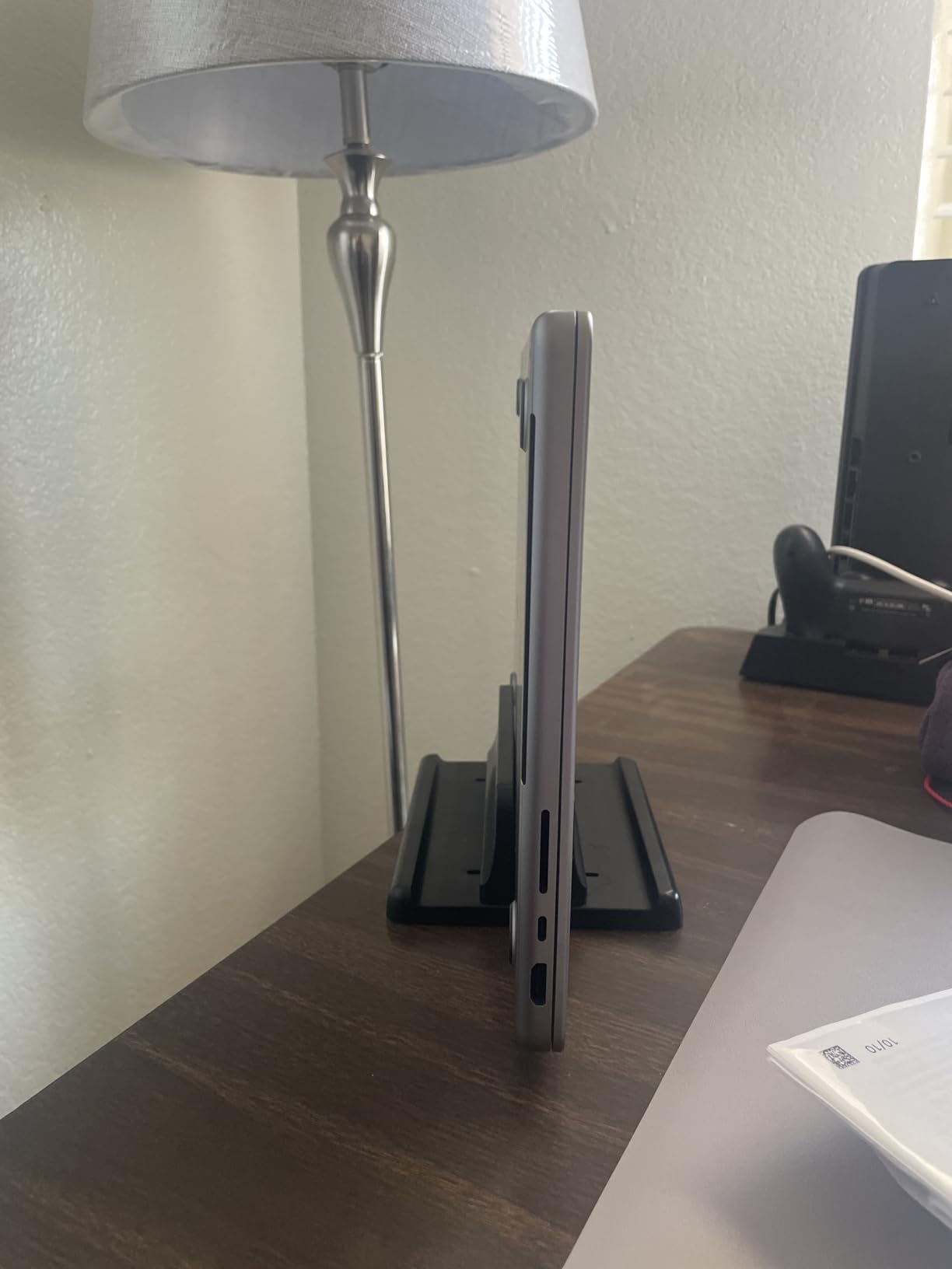 Vaydeer Vertical Laptop Stand Holder Organizer Plastic Adjustable Desktop Notebook Dock Space-Saving 3 in 1 for All MacBook Pro Air,Mac,HP,Dell,Microsoft Surface,Lenovo,up to 17.3 inches (Black) customer photo 2