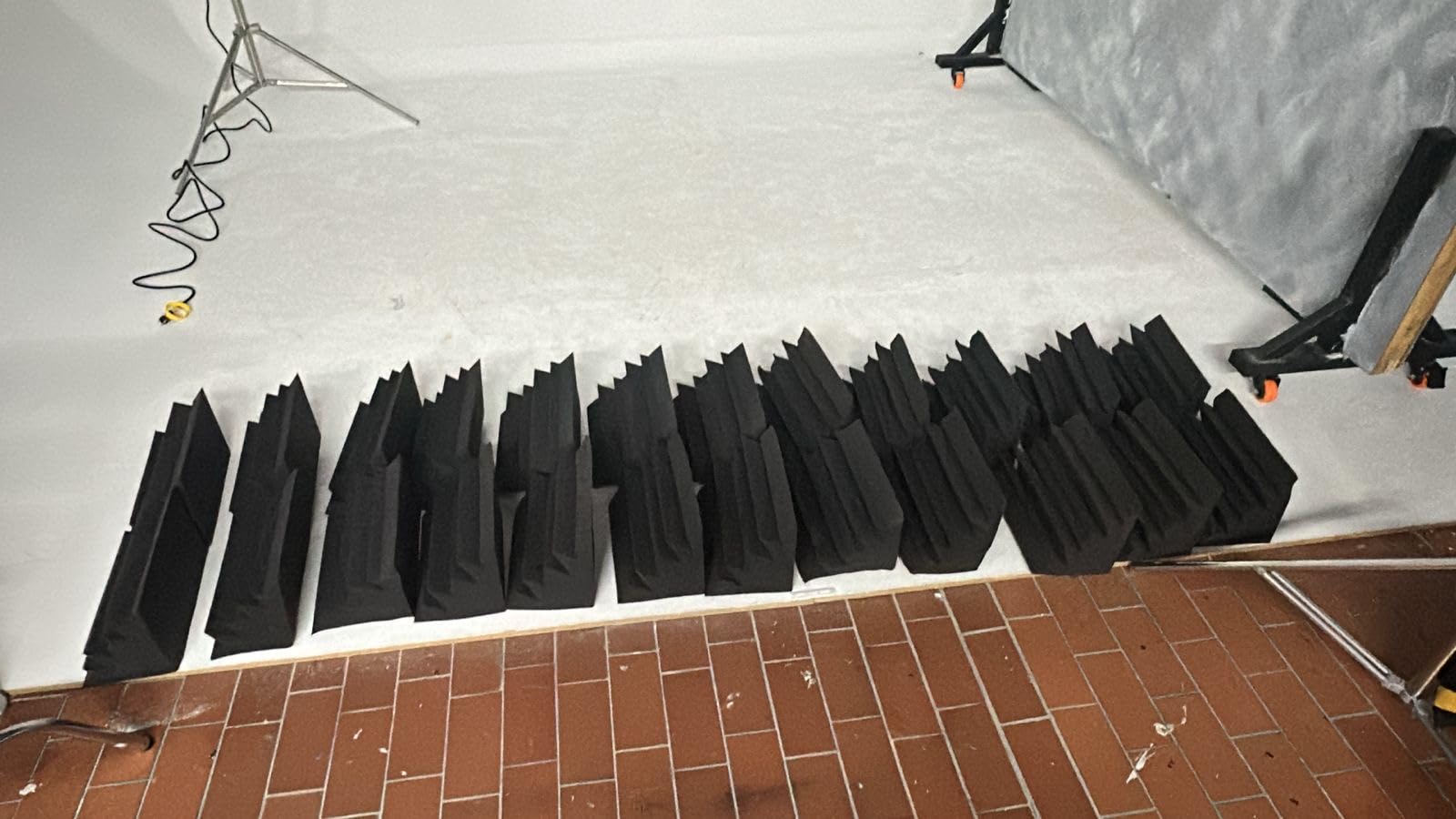 8 Pack - Bass Traps Acoustic Foam Corner, 8''x8''x12'' Black Bass Traps Corner Studio Foam, High Density and Fire-Proof Acoustic Panels Recording Studio Acoustical Treatments customer photo 1