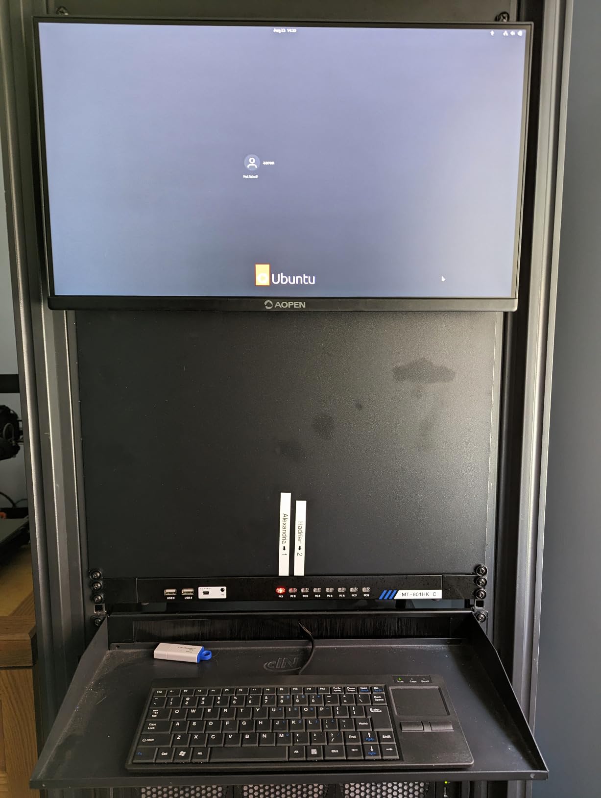 MT-VIKI 8 Port KVM Switch HDMI, 4K@30Hz 1U Rack Mount KVM Switch w/IR Remote & Wire-Desktop Controller & 8 HDMI KVM Cables & Rack Ears & Power Adapter customer photo 1