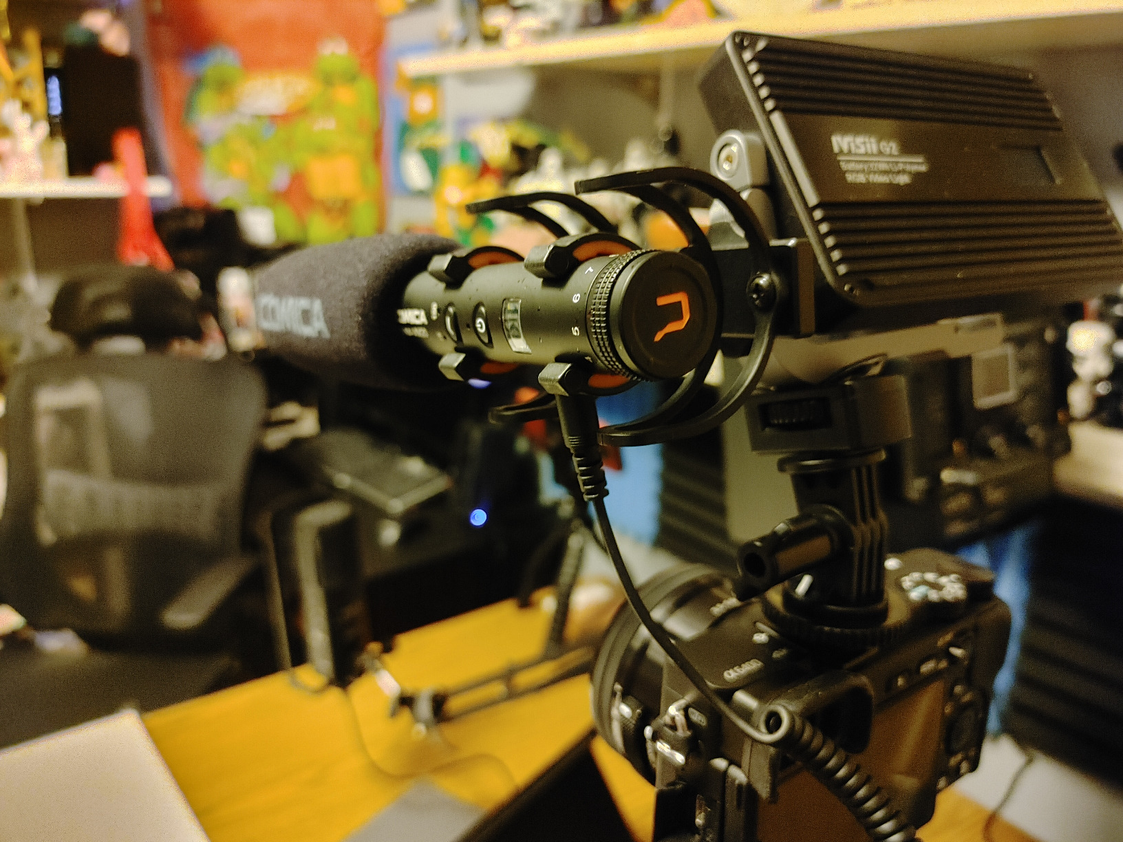 COMICA VM20 Shotgun Microphone, Super-Cardioid Camera Microphone with Rycote Shockmount, Windscreen, Wind Muff, OLED Power Display, Video Mic for Smartphones, DSLR Cameras, Camcorders, Laptops customer photo 1