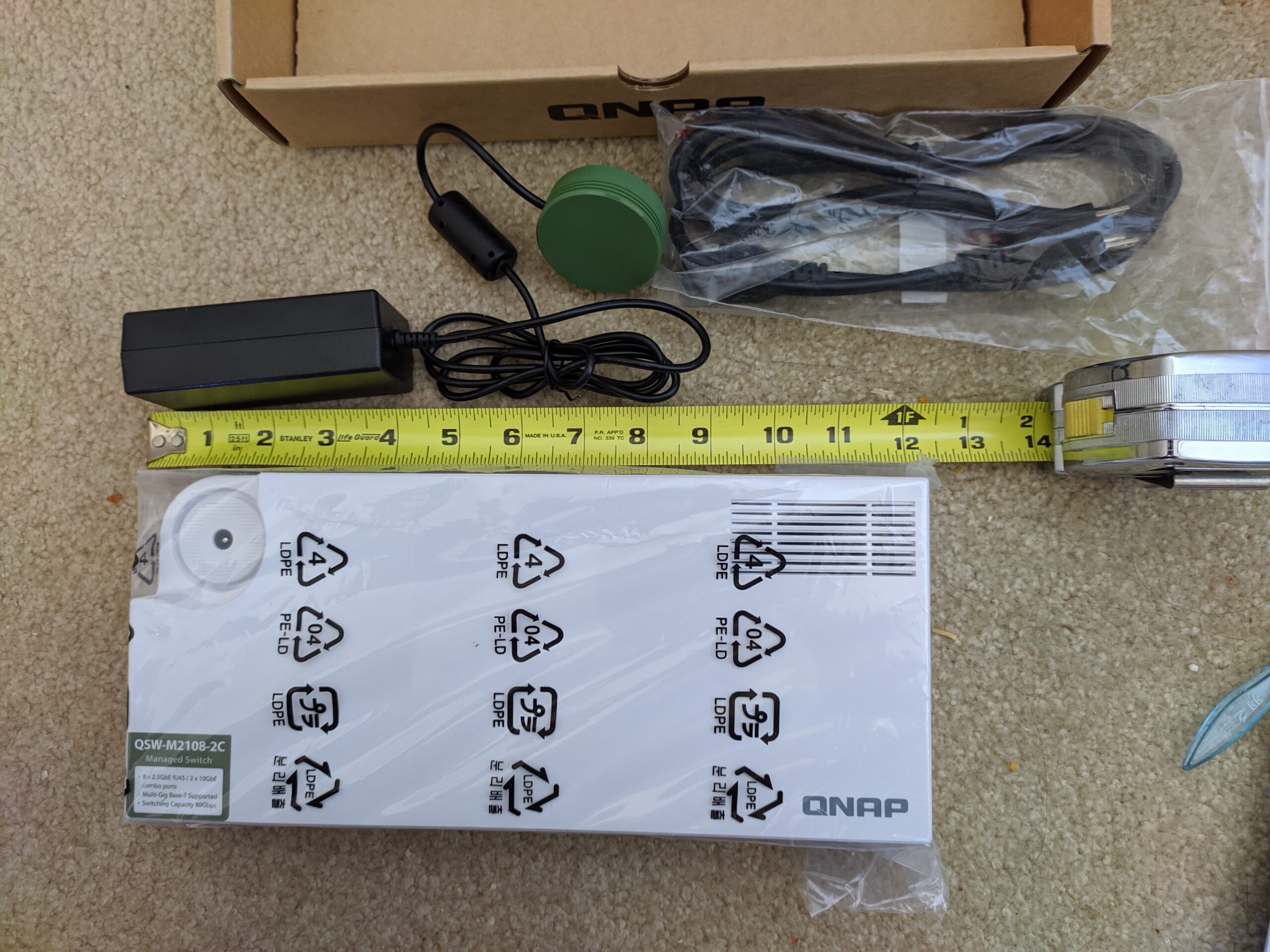 QNAP QSW-M2108-2C, Management Switch, 8 port 2.5Gbps, 2 port 10Gbps SFP+/NBASE-T Combo. Easy management with web browser. customer photo 2