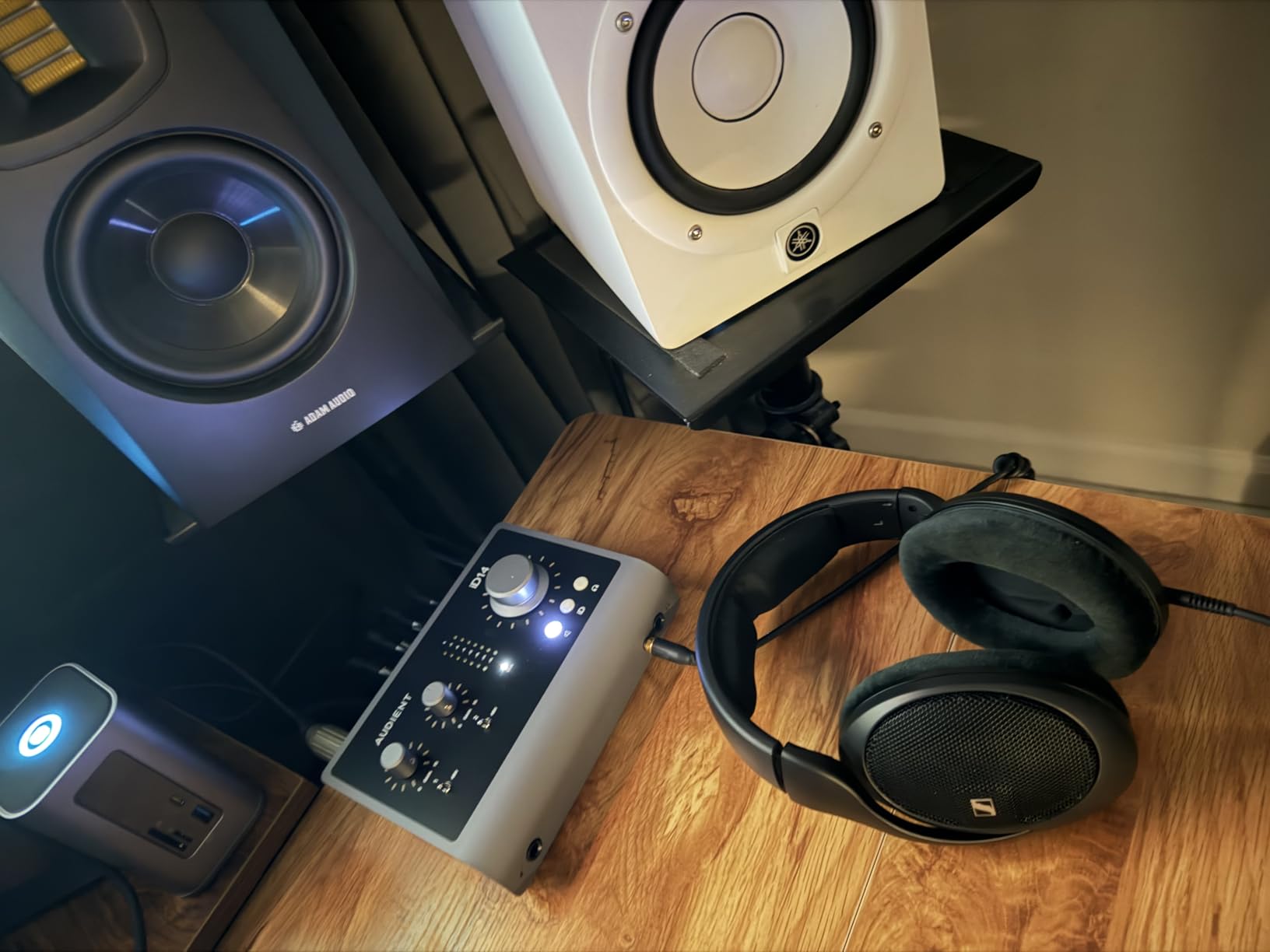 Audio Interface iD14 MKII, 2 Class-A Microphone Preamps (High Performance USB Audio Interface, USB-C Connector, Monitor Mix and Monitor Panning Function, 2 Headphone Outputs), Black customer photo 1