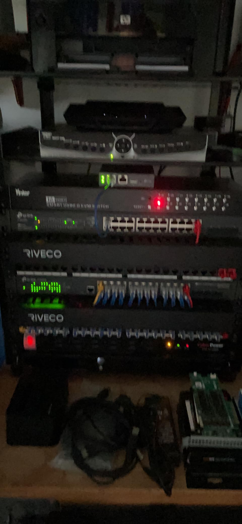 TP-Link TL-SG2008 V3 8 Port Gigabit Smart Managed Switch Omada SDN Integrated IPv6 Static Routing L2/L3/L4 QoS, IGMP & Link Aggregation 5 Year Manufacturer Warranty Powered By PoE customer photo 1