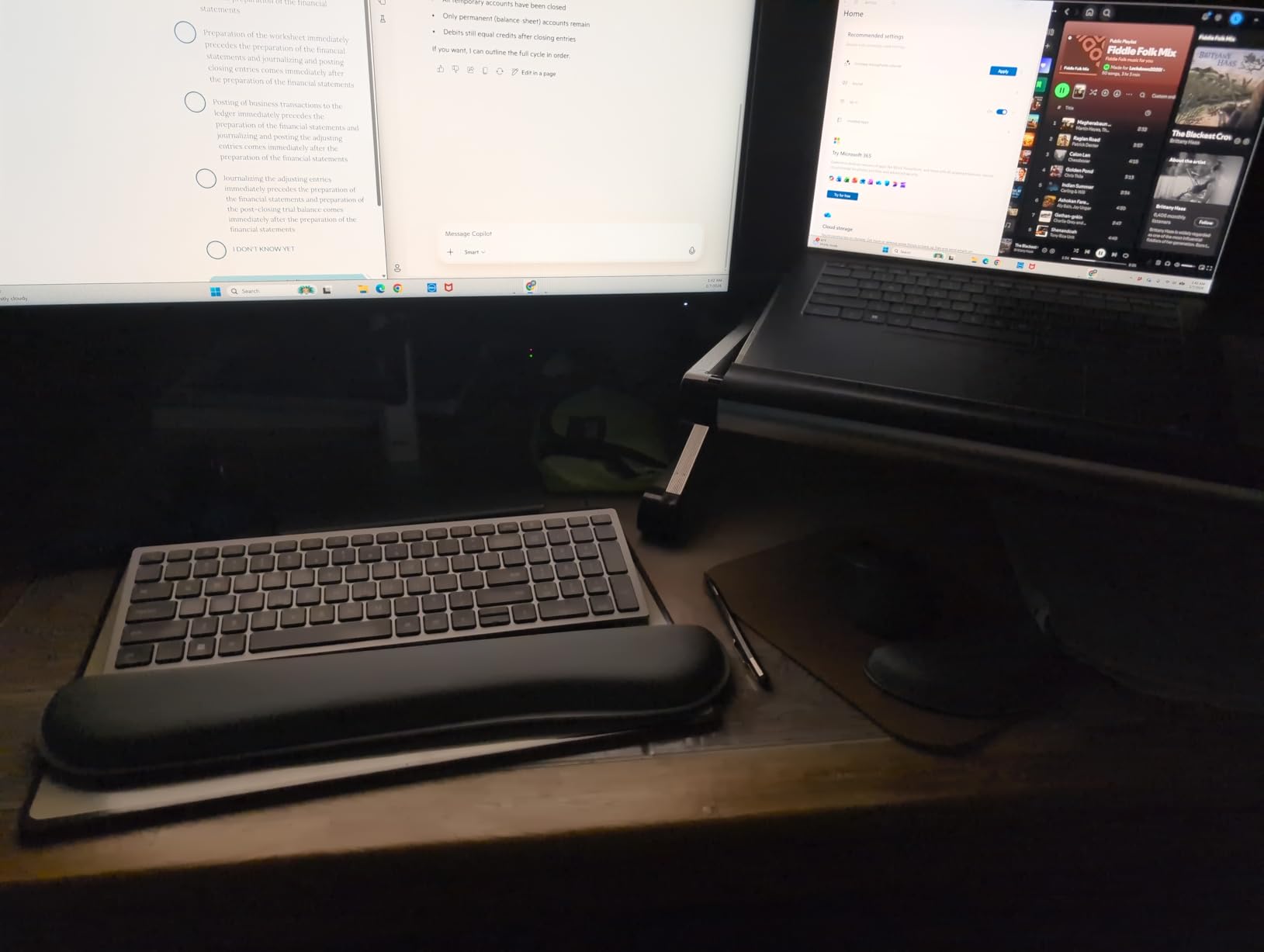 GORILLA GRIP Silky Memory Foam Wrist Rest for Computer Keyboard, Mouse, Ergonomic Design for Typing Pain Relief, Desk Pads Support Hand and Arm, Mousepad Rests, Stain Resistant, 2 Piece Pad, Black customer photo 2