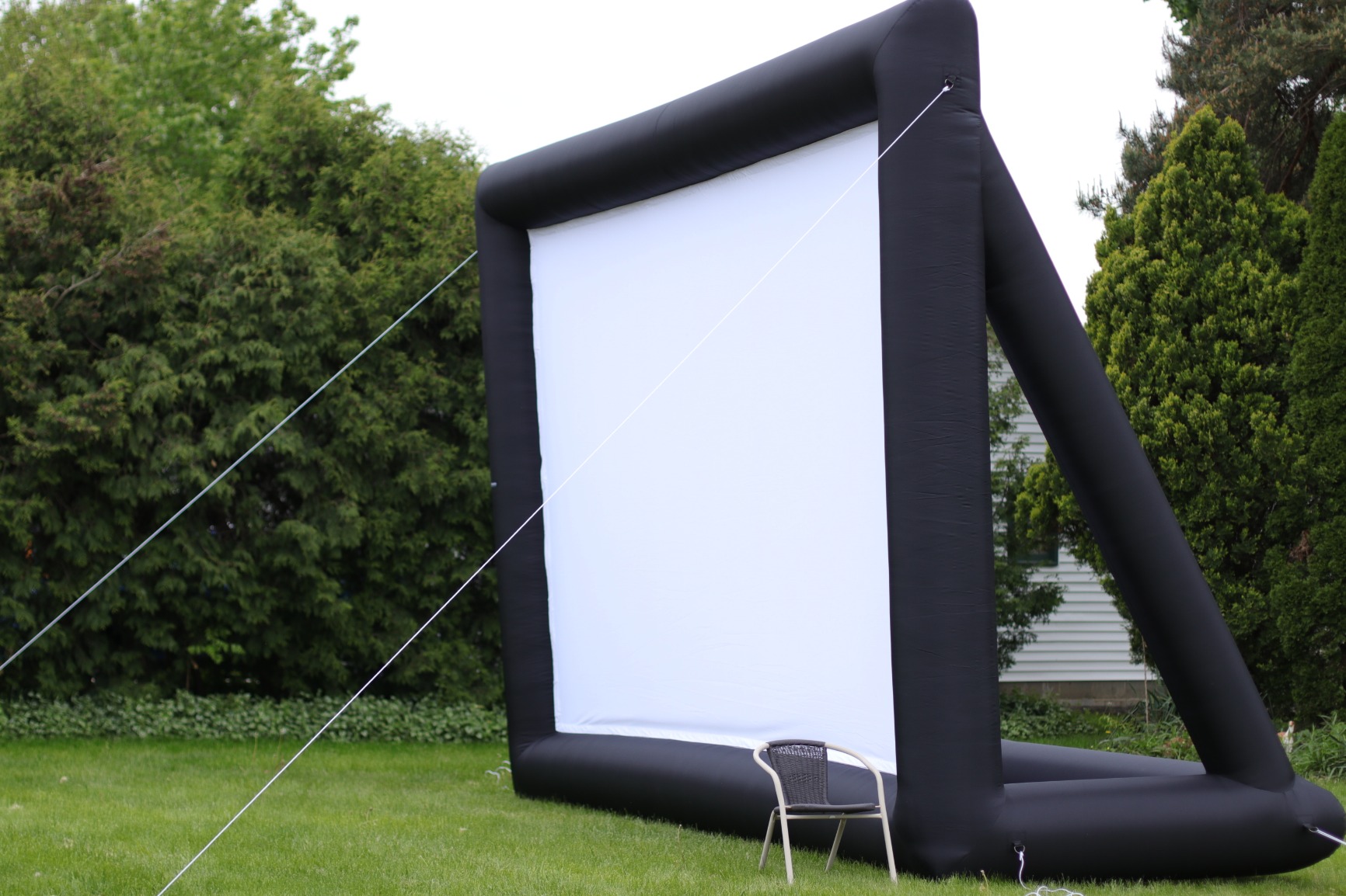 Epson Pro EX7280 3-Chip 3LCD WXGA Projector 4000 Lumens Equal Color and White Brightness, HDMI, Built-in Speaker, 16,000:1 Contrast Ratio customer photo 1