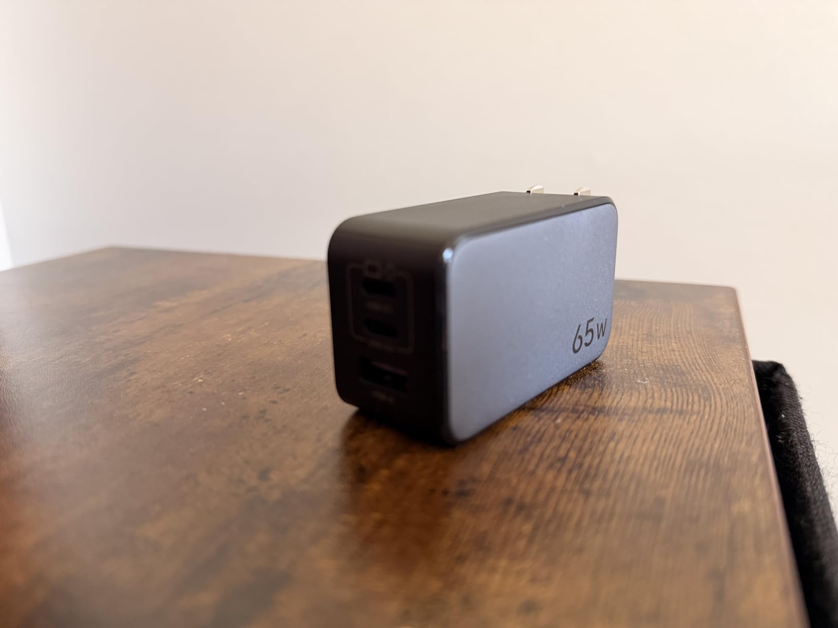 UGREEN Nexode 65W GaN USB C Wall Charger, 3-Port Compact Foldable Fast Charger Power Adapter for iPhone 17/16/15 Series, Galaxy S25/S24, Pixel 10/9, MacBook Pro/Air, Dell XPS, iPad Pro (Black) customer photo 1