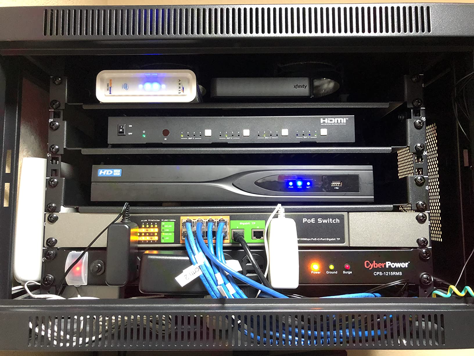 OREI 4K 4x4 HDMI Extender Matrix - UltraHD 4K @ 60Hz 4:4:4 Over Single CAT5e/6/7 Cable with HDR Switcher & IR Control, RS-232 - Up to 230 Ft - 1080P Downscale - 4 x Loop Out - 4 Receivers Included customer photo 1