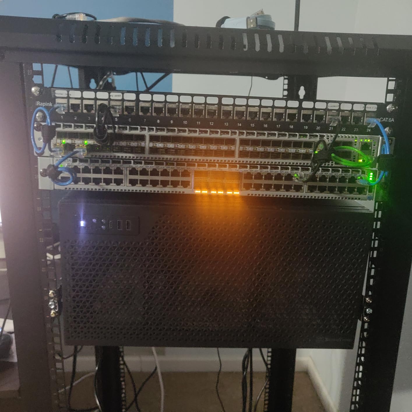 Rapink Patch Panel 24 Port Cat6A with Inline Keystone 10G Support, Coupler Patch Panel STP Shielded 19-Inch with Removable Back Bar, 1U Network Panel for Cat7, Cat6, Cat6A, Cat5e customer photo 2