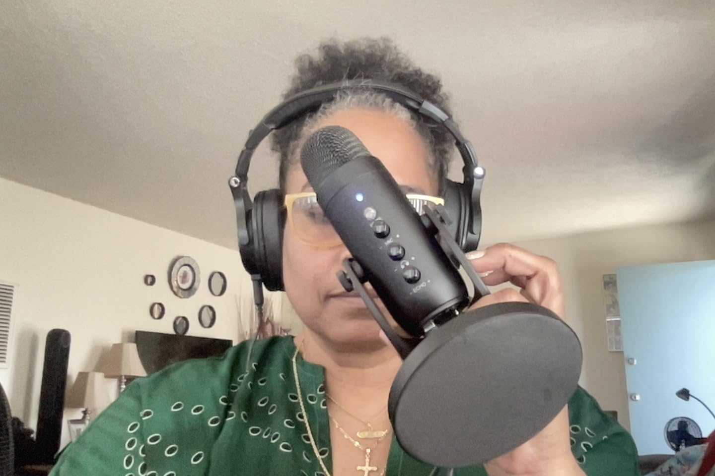 ZealSound Podcast Microphone for PC, Noise Cancellation USB Mic with Gain, Volume Adjustment & Mute Button, Monitoring & Echo, for YouTube, TikTok, Podcasting, Streaming, iPhone, iPad, Android, Mac customer photo 2