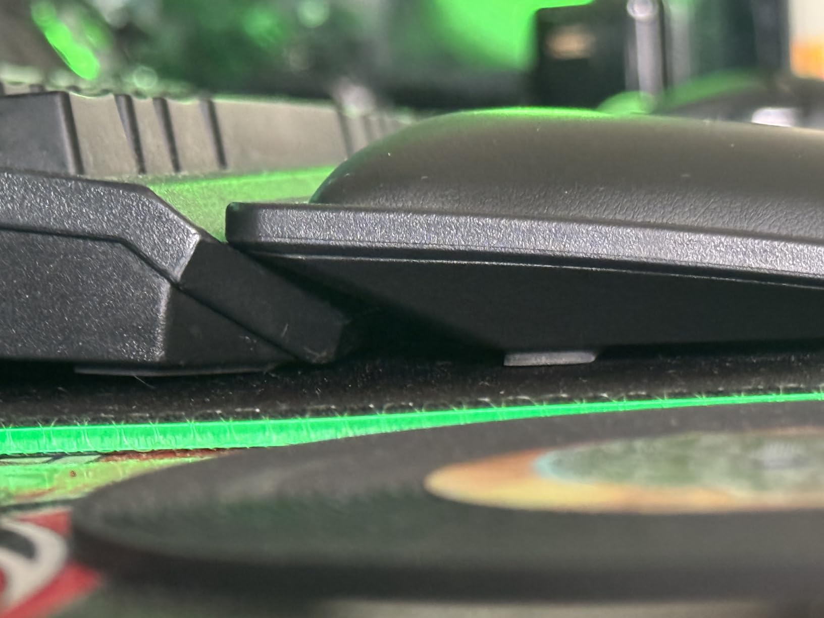 Razer Ergonomic Wrist Rest for Mini Keyboards: Plush Leatherette Memory Foam Cushion - Anti-Slip Rubber Feet customer photo 2