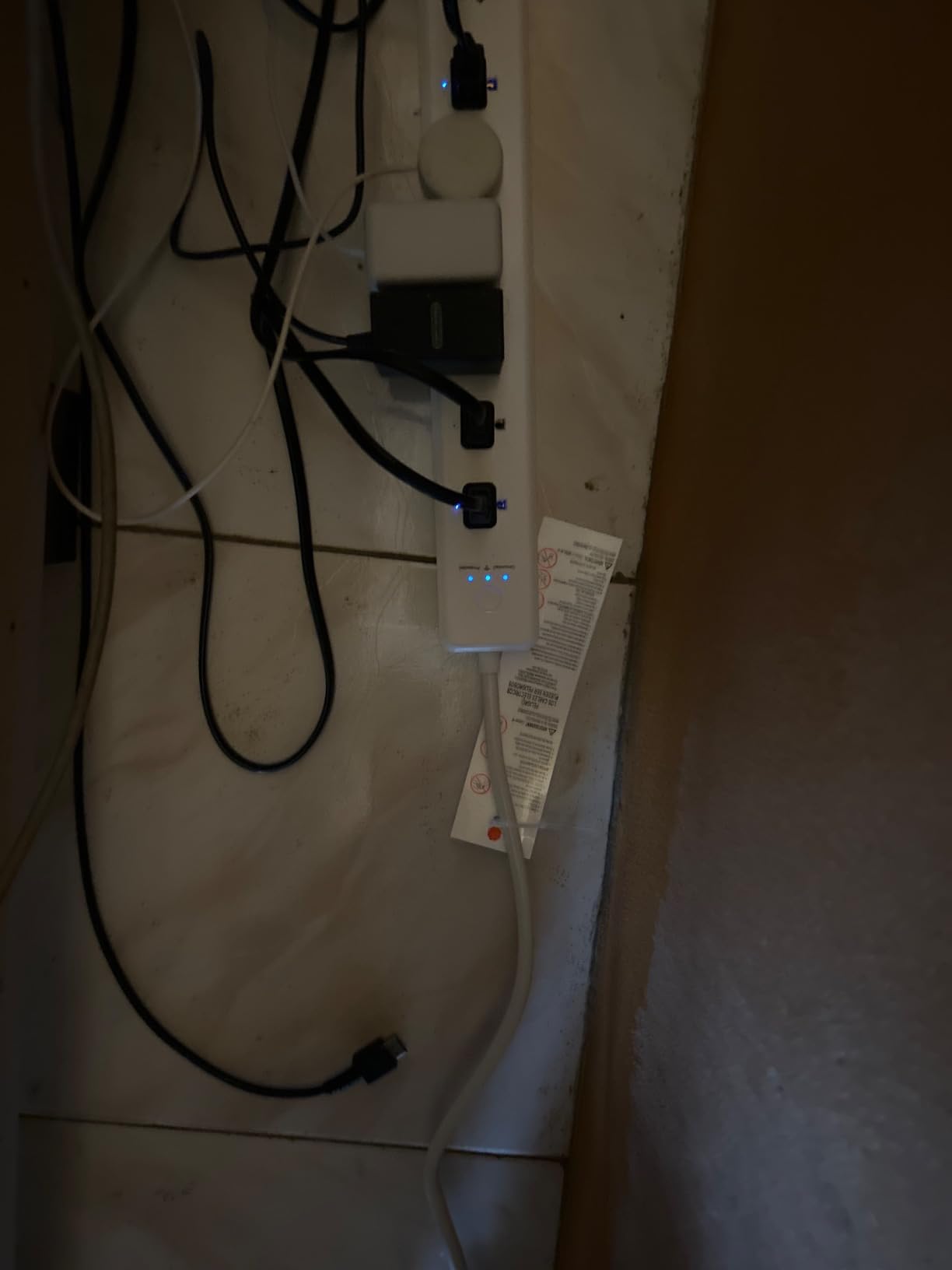 BN LINK Smart Plug Power Strip, Surge Protector with 6 Individually Controlled Smart Outlets, 4 USBs (incl. 20W USB-C), Compatible with Alexa and Google Home customer photo 1