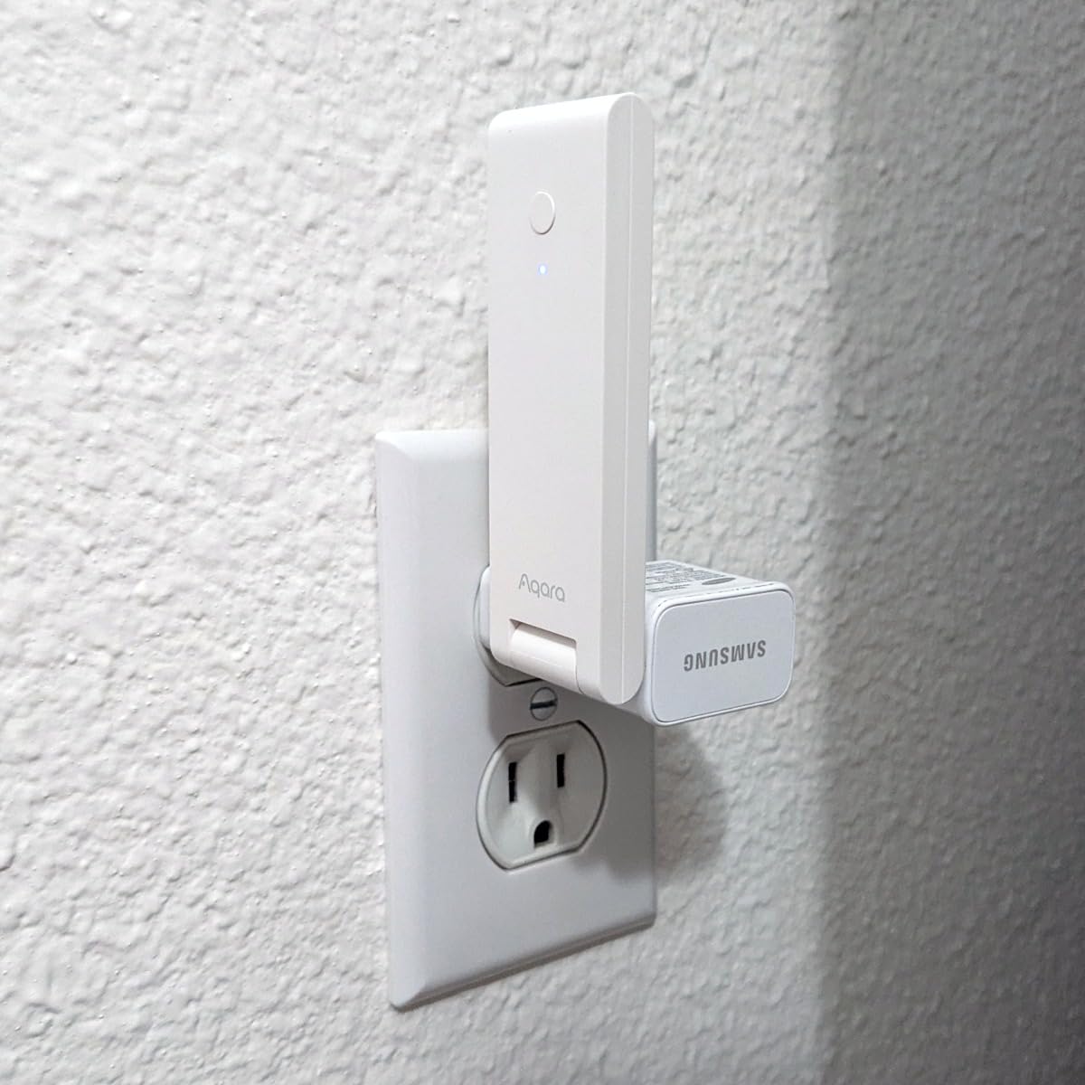 Smart Hub E1 for Home Automation, 2.4 GHz Wi-Fi Required, Features Aqara Zigbee (Not Third-Party), Powered by USB-A, Small Size, Supports HomeKit, Alexa, Google Assistant, IFTTT customer photo 1