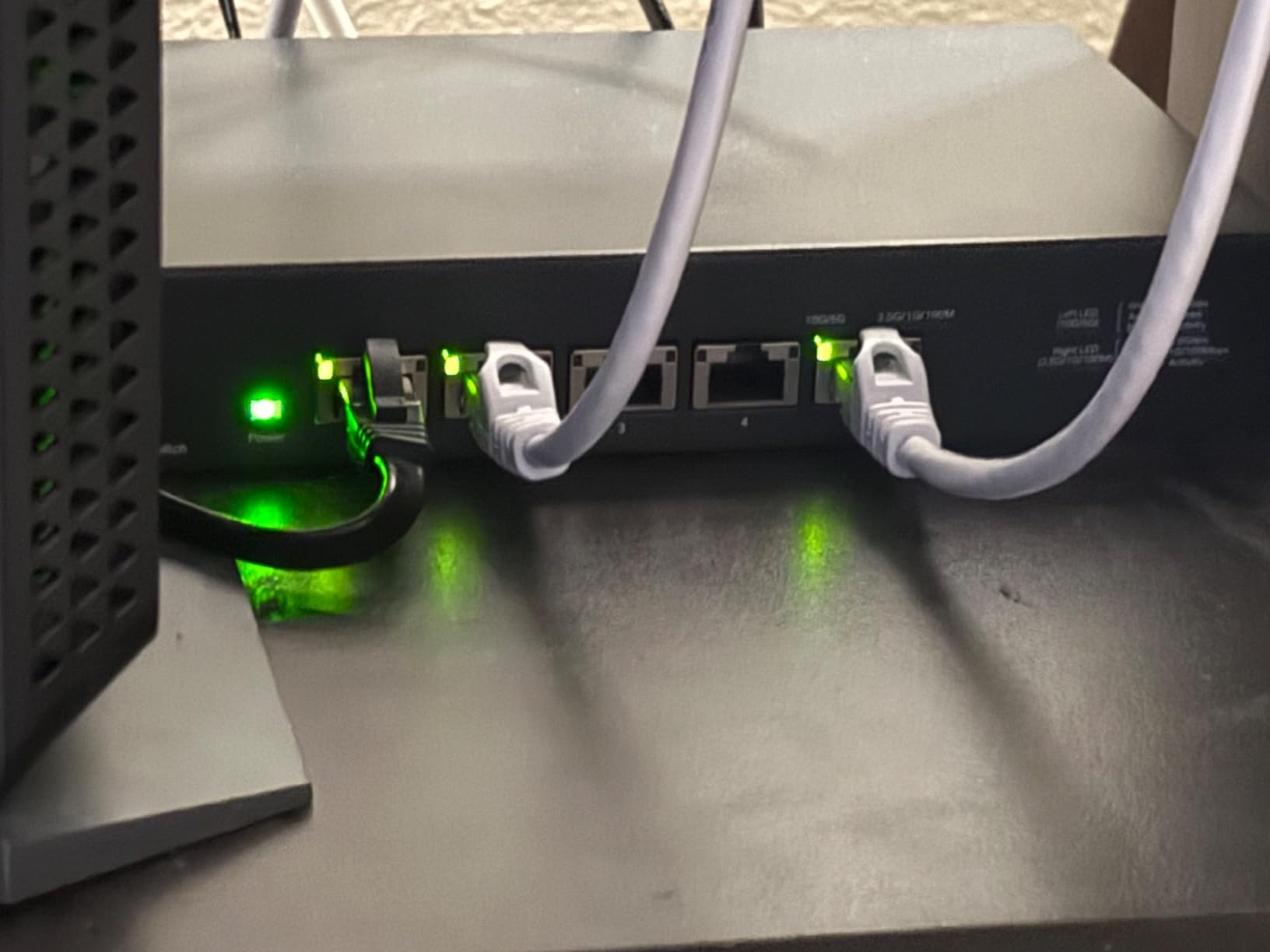 TP-Link TL-SX105 | 5 Port 10G/Multi-Gig Unmanaged Ethernet Switch | Desktop/Wall-Mount | Plug & Play | Fanless | Sturdy Metal Casing | Speed Auto-Negotiation, Free Expert Help customer photo 1