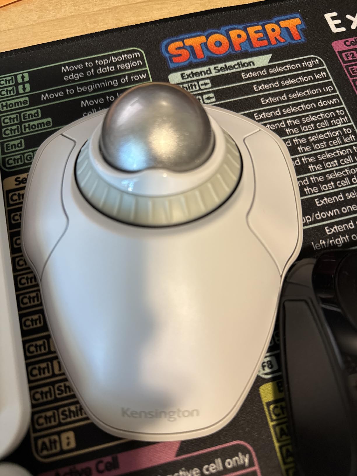 Kensington Orbit Wireless Trackball with Scroll Ring - Black-Red (K70990WW) customer photo 2