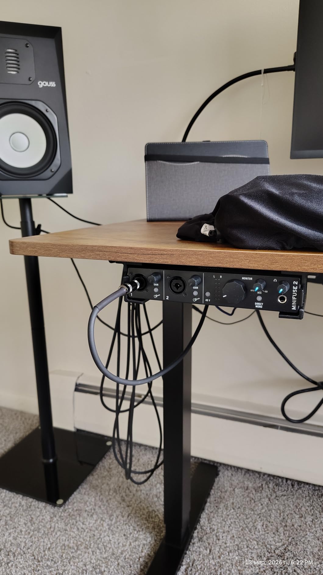 Arturia - MiniFuse 2 - Compact USB Audio & MIDI Interface with Creative Software for Recording, Production, Podcasting, Guitar - Black customer photo 1