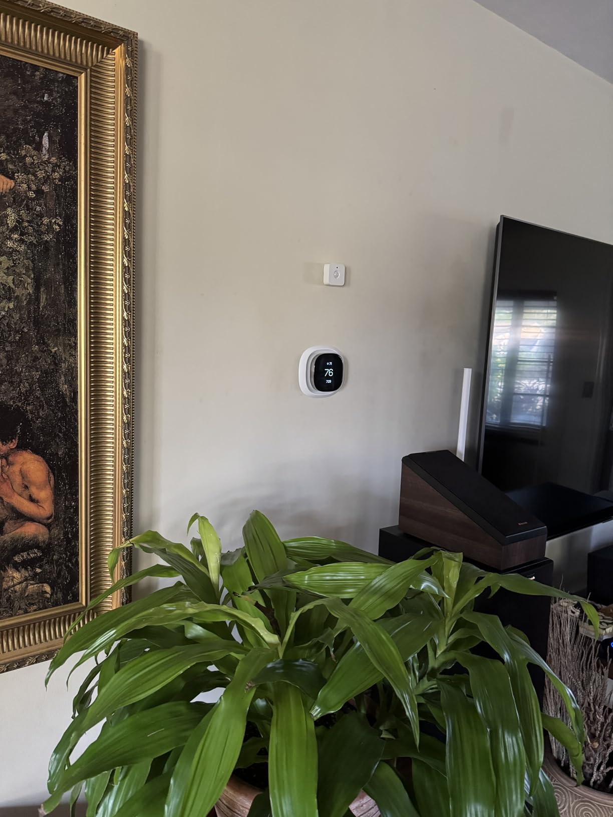 Hue Motion Sensor - Exclusively for Philips Hue Smart Lights - Requires Hue Bridge customer photo 1