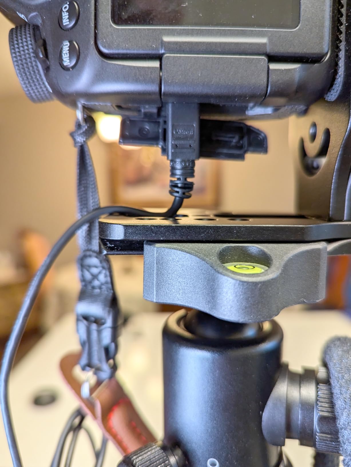 DSLR Camera L Bracket Vertical Horizontal Switching Tripod Quick Release Plate Compatible with Canon Nikon Sony DJI Osmo Ronin Zhiyun Stabilizer Tripod Monopod customer photo 1