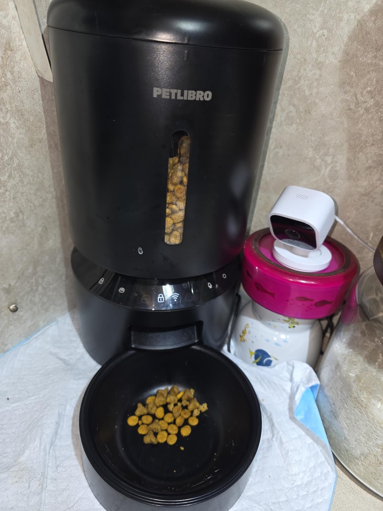 PETLIBRO Automatic Cat Feeder, 5G WiFi Automatic Dog Food Dispenser with Freshness Preservation, 5L Timed Pet Feeder with Low Food Sensor, Up to 10 Meals Per Day, Granary Black customer photo 1