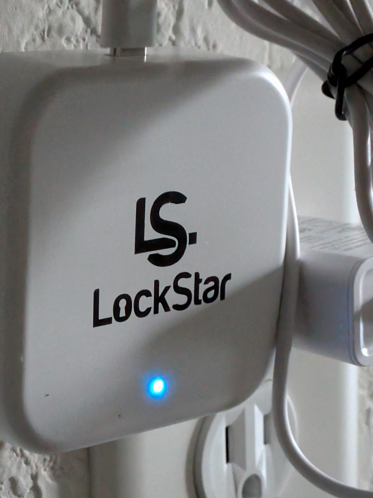 LOCKSTAR® Smart Door Lock • Keyless Entry Deadbolt Door Lock • Multiple Entry Methods - APP • Fingerprint Touch ID • Keypad Code • Card FOB • Traditional Key • Smart Home Devices customer photo 1