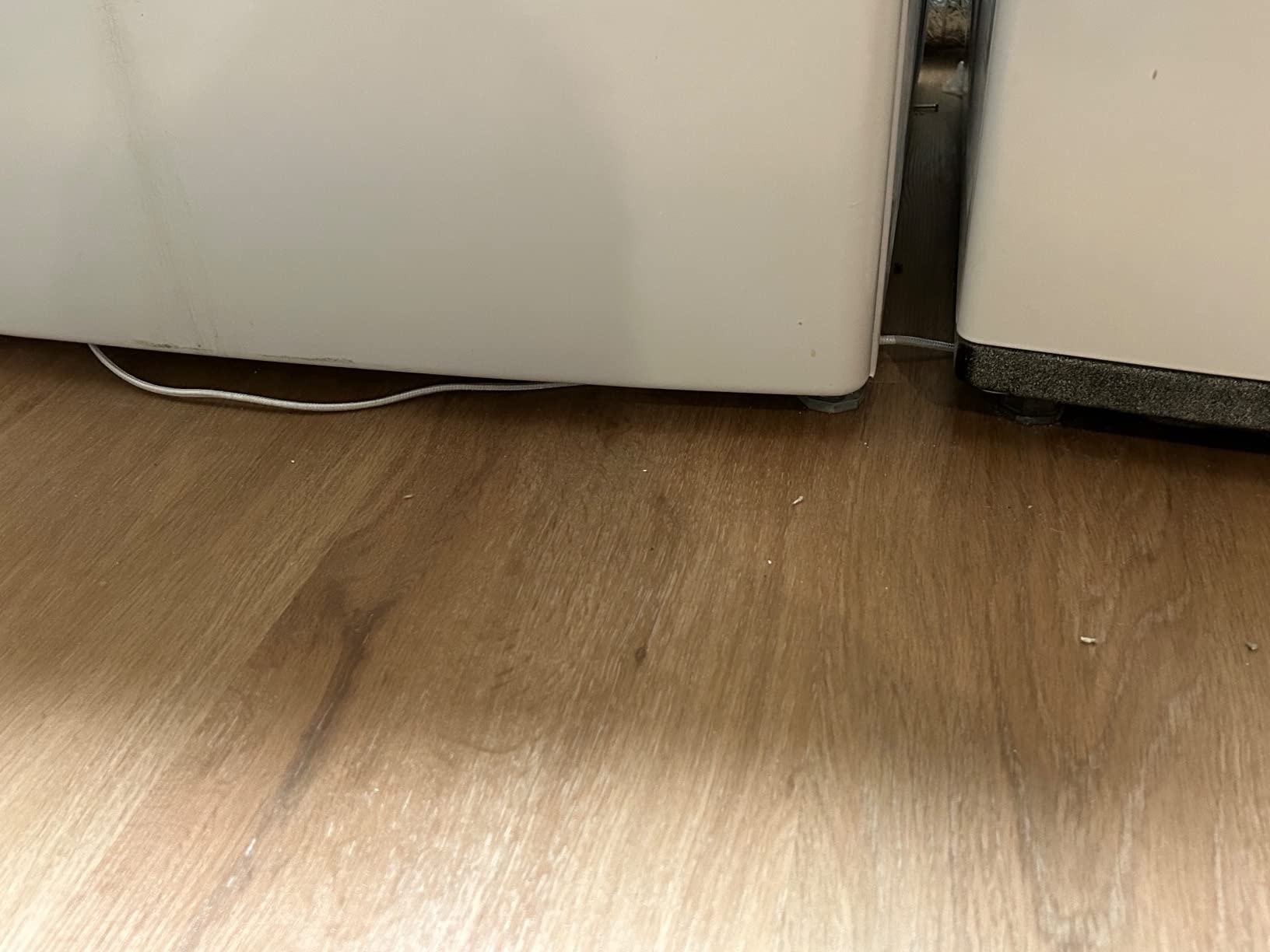 Eve Water Guard - Smart Home Water Leak Detector, 6.5 ft Sensing Cable, 100 dB Siren, (Apple HomeKit), App Notifications, Bluetooth, Thread customer photo 1