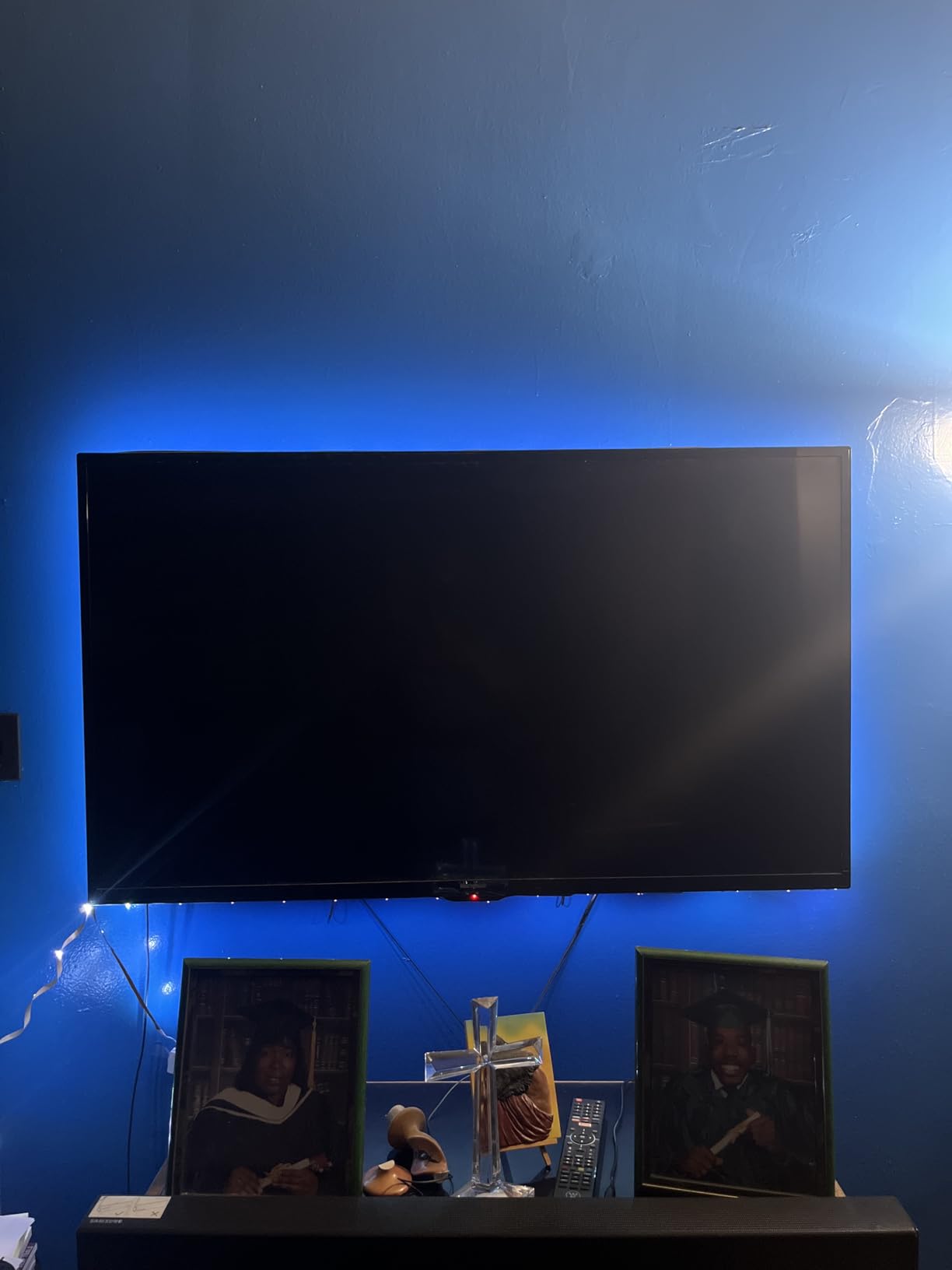 KSIPZE 100ft Led Strip Lights RGB Music Sync Color Changing Led Lights with Smart App Control Remote Led Lights for Bedroom Room Lighting Flexible Home Decor customer photo 2