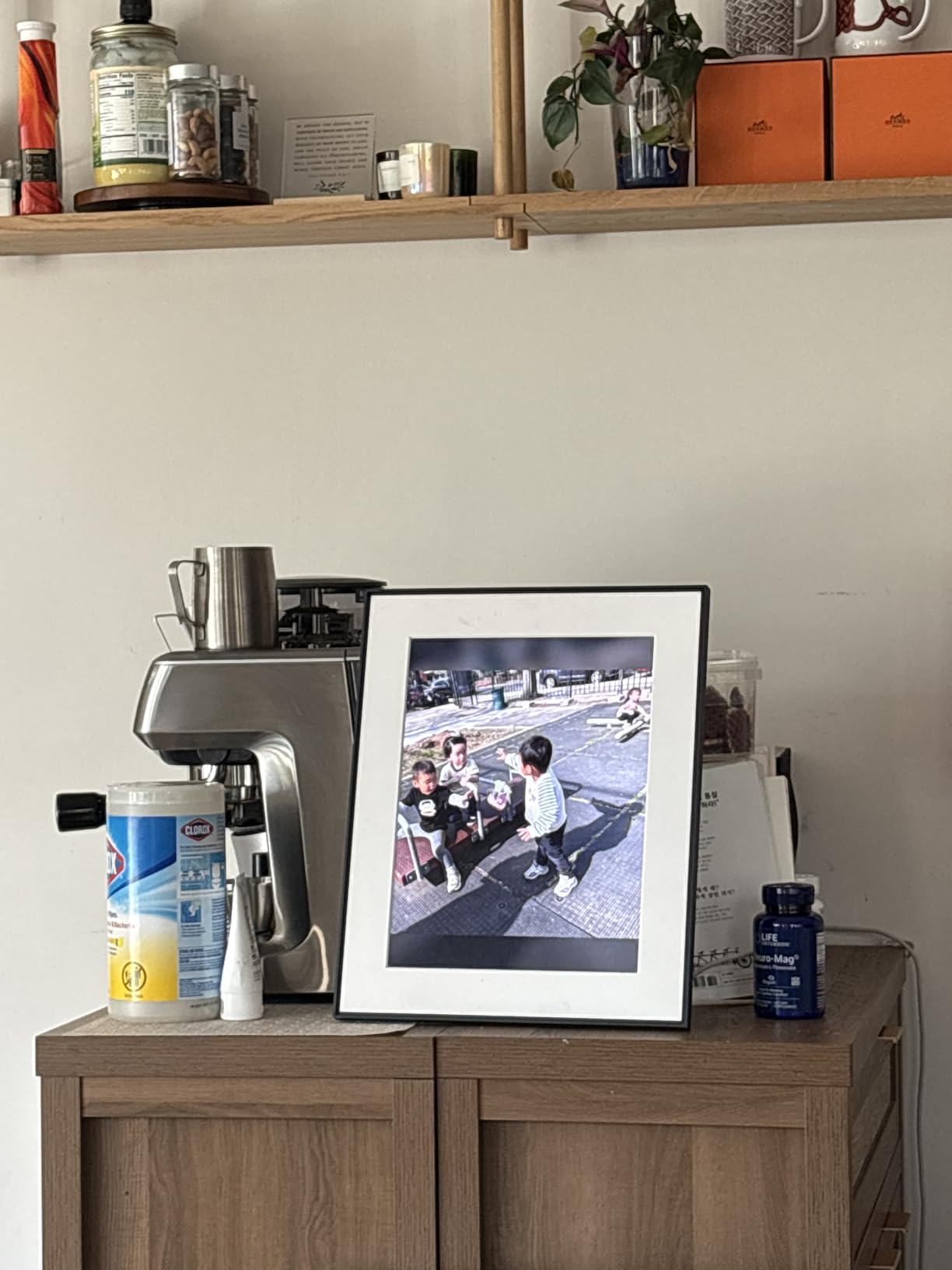 Aura Carver HD WiFi Digital Picture Frame, 10.1