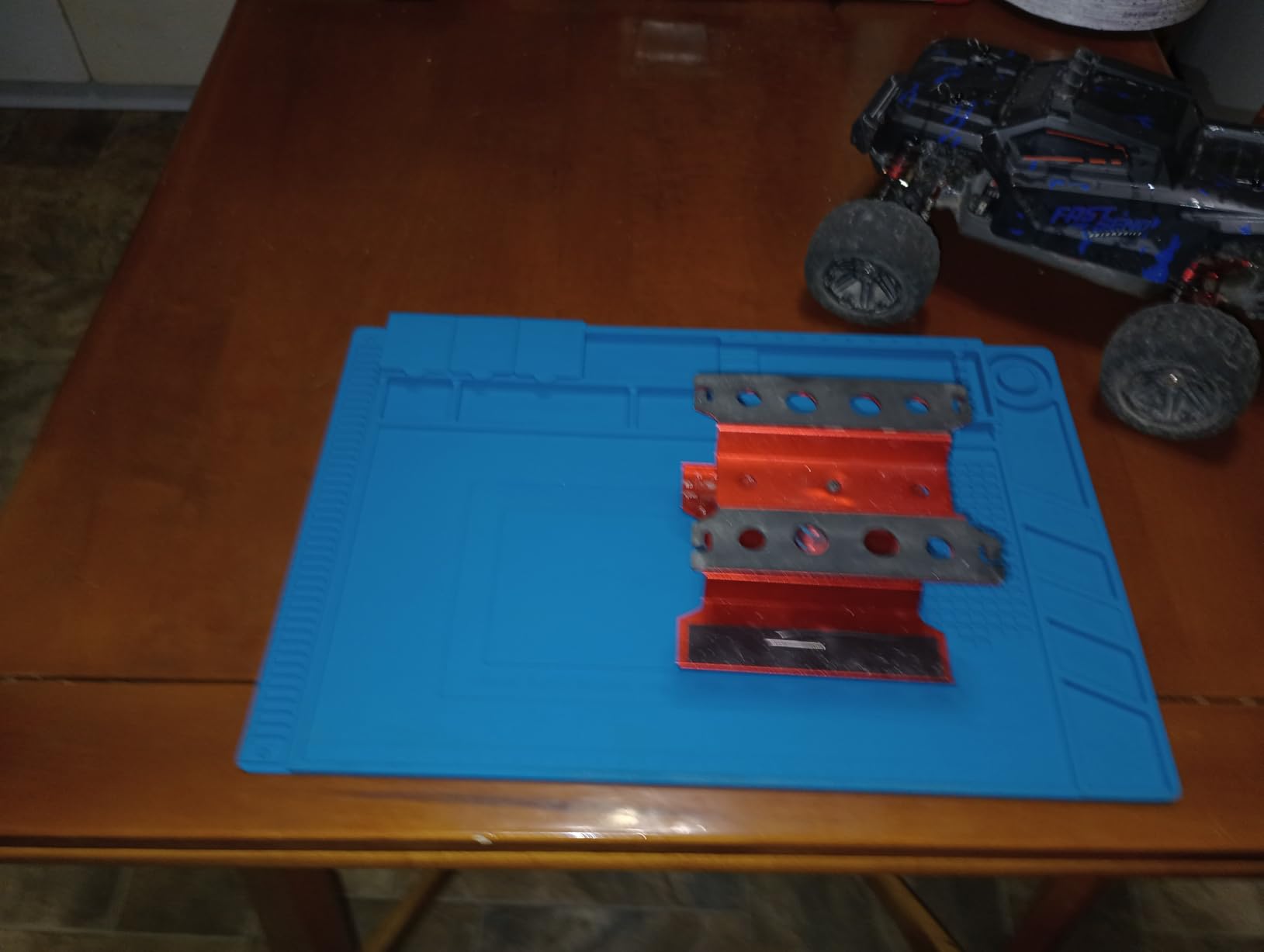 Premium Heat Resistant 932°F Silicone Soldering Mat, Large Anti Static Magnetic Electronic Repair Work Mat for BGA and Gun Soldering Iron, Workbench, Cell Phone Laptop Repair, 17.7