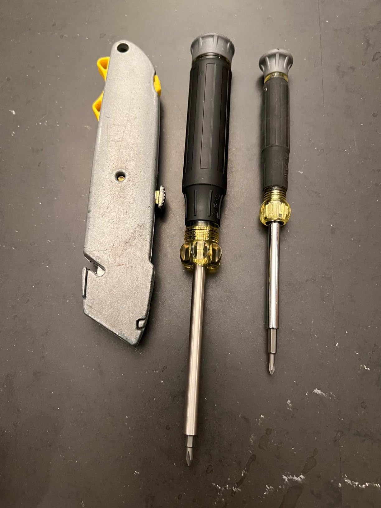 Klein Tools 32328 Precision Screwdriver, 27-in-1 Multi-Bit Screwdriver, Bits for Apple Product Repair, Rare-Earth Magnet, Electronic Repair customer photo 2