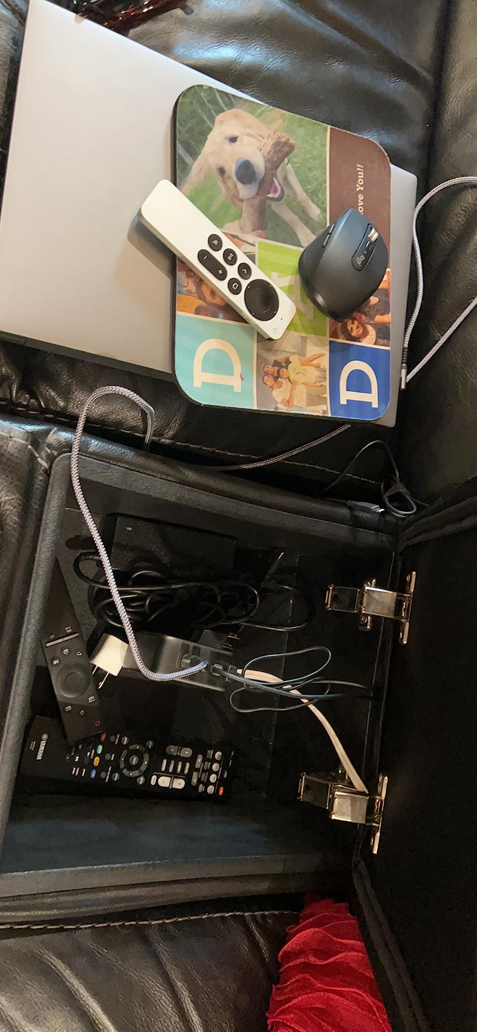 UGREEN Nexode 140W GaN USB C Laptop Charger, 3-Port PD 3.1 PPS Foldable Fast Wall Charger with 240W Cable for MacBook Pro 16, iPhone 17/16/15, Pixel 10/9, Galaxy S25/S24, Chromebook customer photo 1