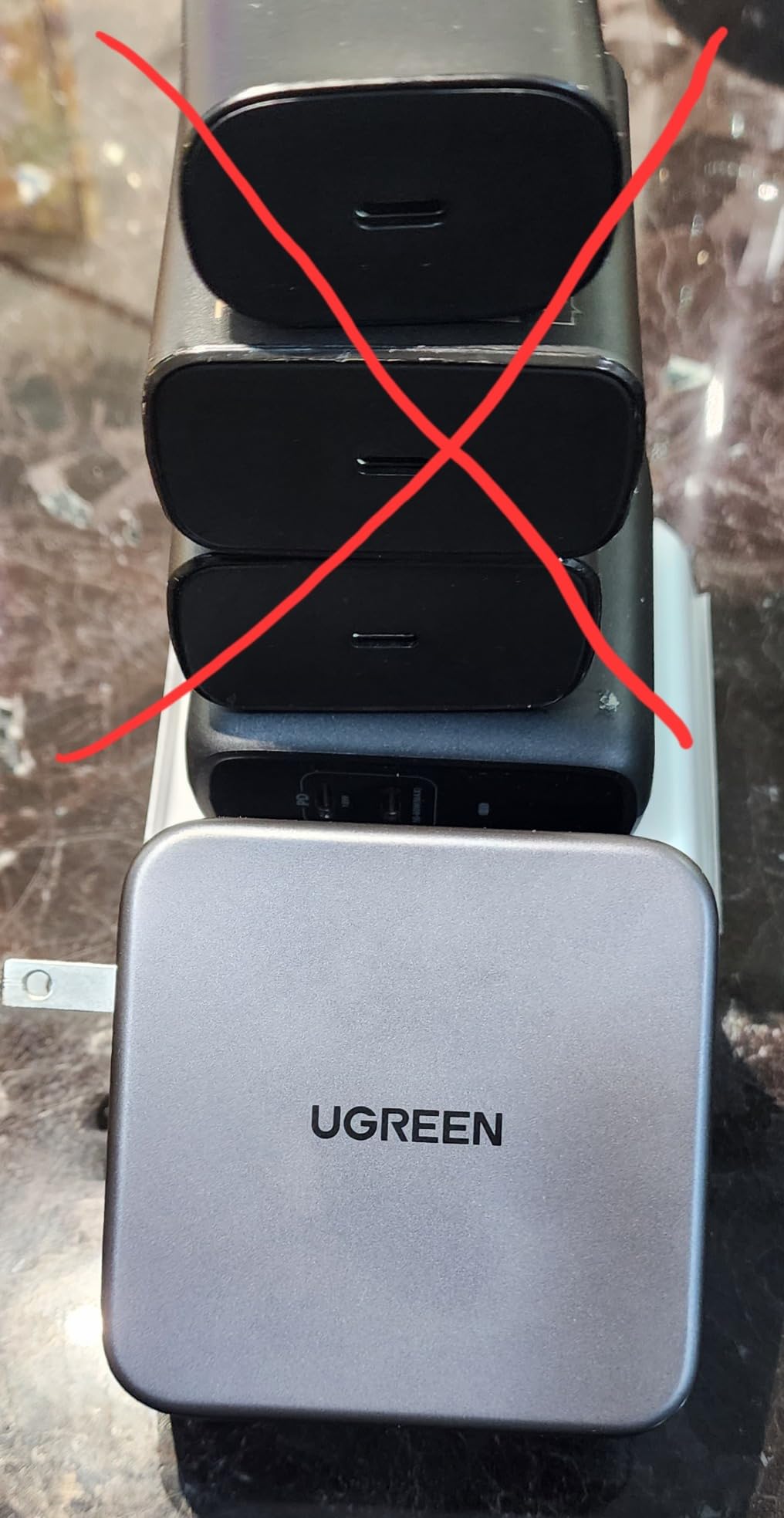 UGREEN Nexode 140W GaN USB C Laptop Charger, 3-Port PD 3.1 PPS Foldable Fast Wall Charger with 240W Cable for MacBook Pro 16, iPhone 17/16/15, Pixel 10/9, Galaxy S25/S24, Chromebook customer photo 2