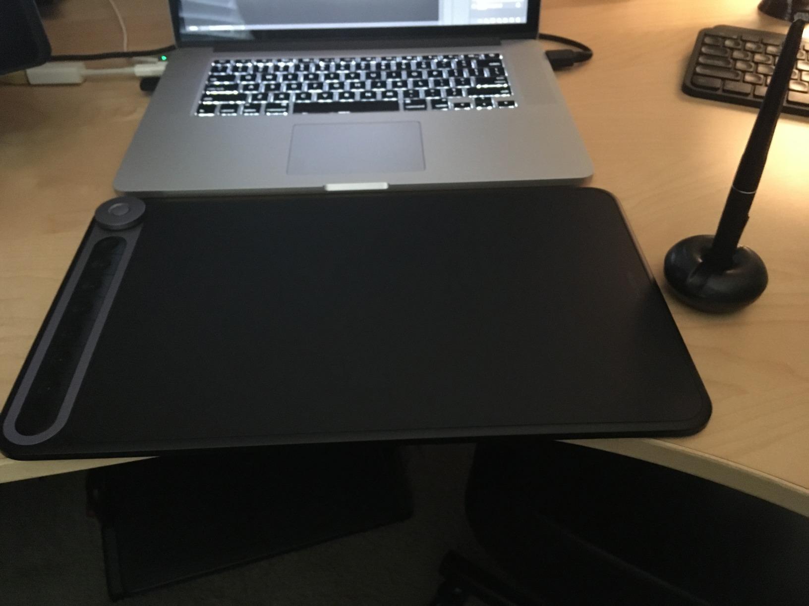 HUION Inspiroy Dial 2 10.5 x 6.56inch Bluetooth Wireless Graphics Drawing Tablet with Dual Dials Battery-Free Stylus for Digital Art and Graphics Design, Compatible with Mac, Windows, Linux, Android customer photo 2