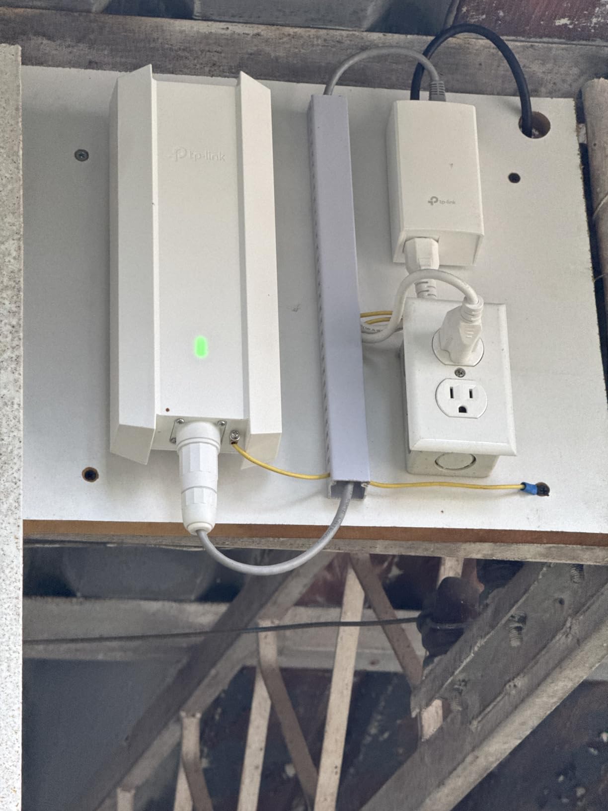 TP-Link Omada Long Range Outdoor Access Point | WiFi Extender Outdoor Universal Compatible | WiFi 6 AX1800 Dual Band | IP68 Weatherproof | Seamless Roaming | Omada Remote Managed(EAP610-Outdoor) customer photo 2