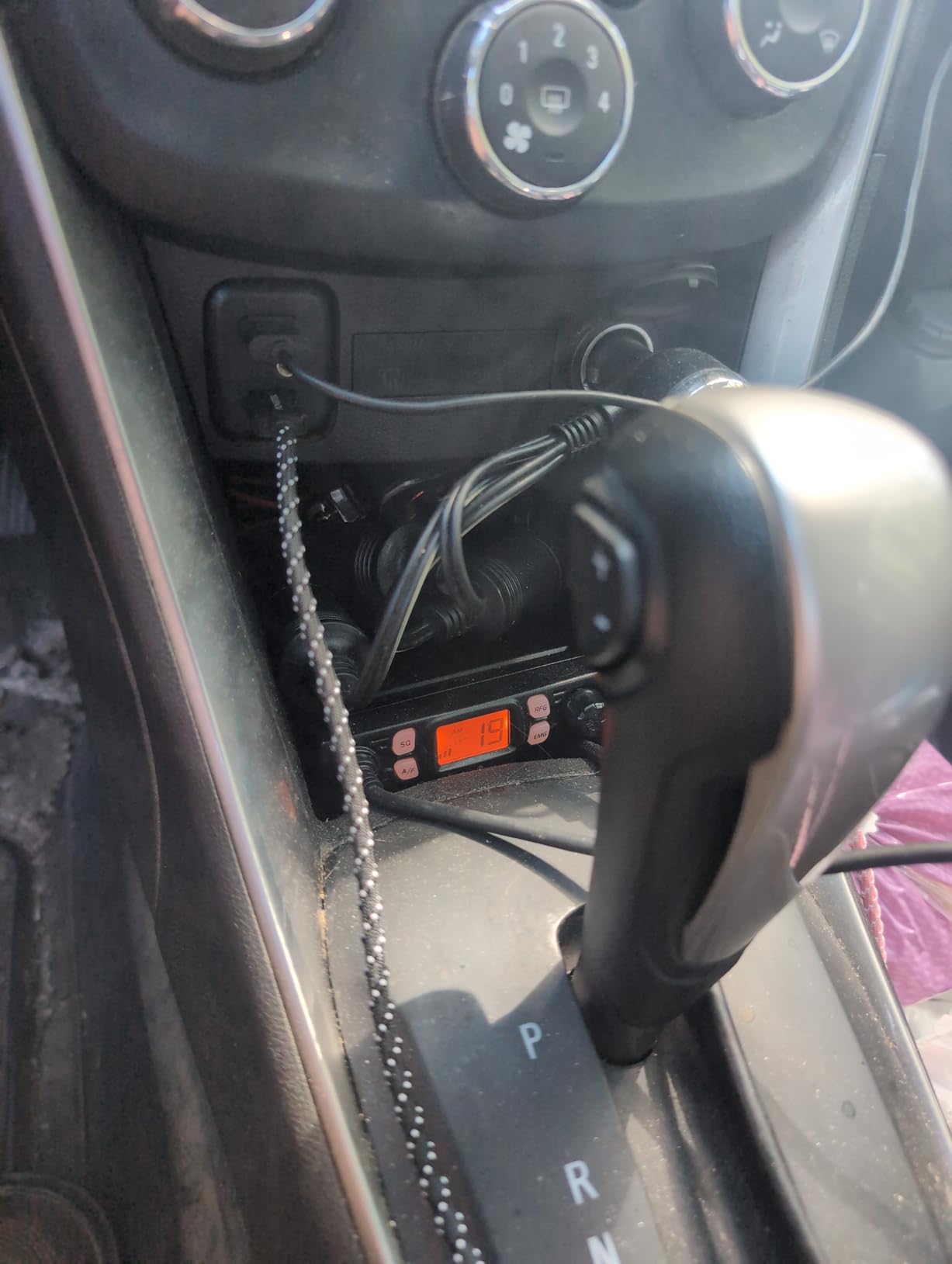 Radioddity CB-27 Pro CB Radio 40-Channel Mini Mobile with AM FM, Instant Emergency Channel 9/19, 4W Power Output, VOX, RF Gain customer photo 1