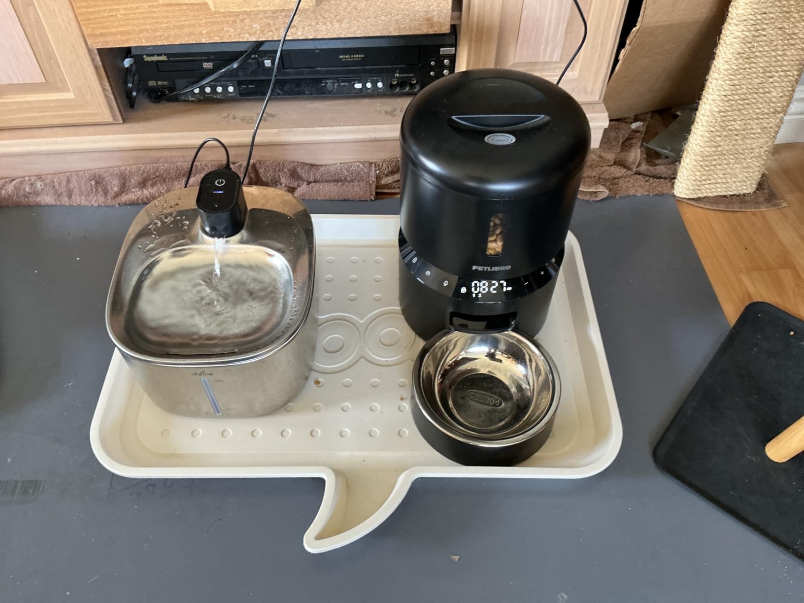 PETLIBRO Automatic Cat Feeder with Camera, 1080P HD & Night Vision, 5GHz/2.4GHz WiFi & Cam Smart Pet Feeder with App Control, 2-Way Audio, Motion Alerts for Cats & Dogs, Stainless Steel Single Tray customer photo 1