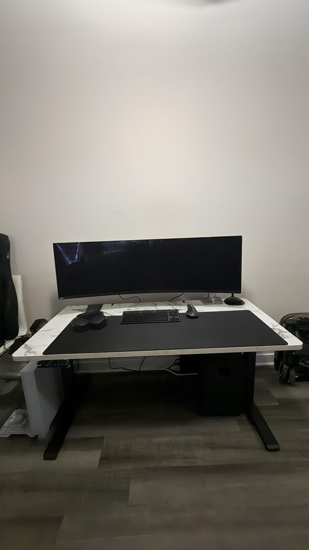 FLEXISPOT E6 3-Stage Dual Motor Electric Standing Desk 55 x 28 Sit Stand Up Desk, Holds 220 lbs, Adjustable Height w/Memory Presets, One-Piece Maple Desktop & Black Frame customer photo 1