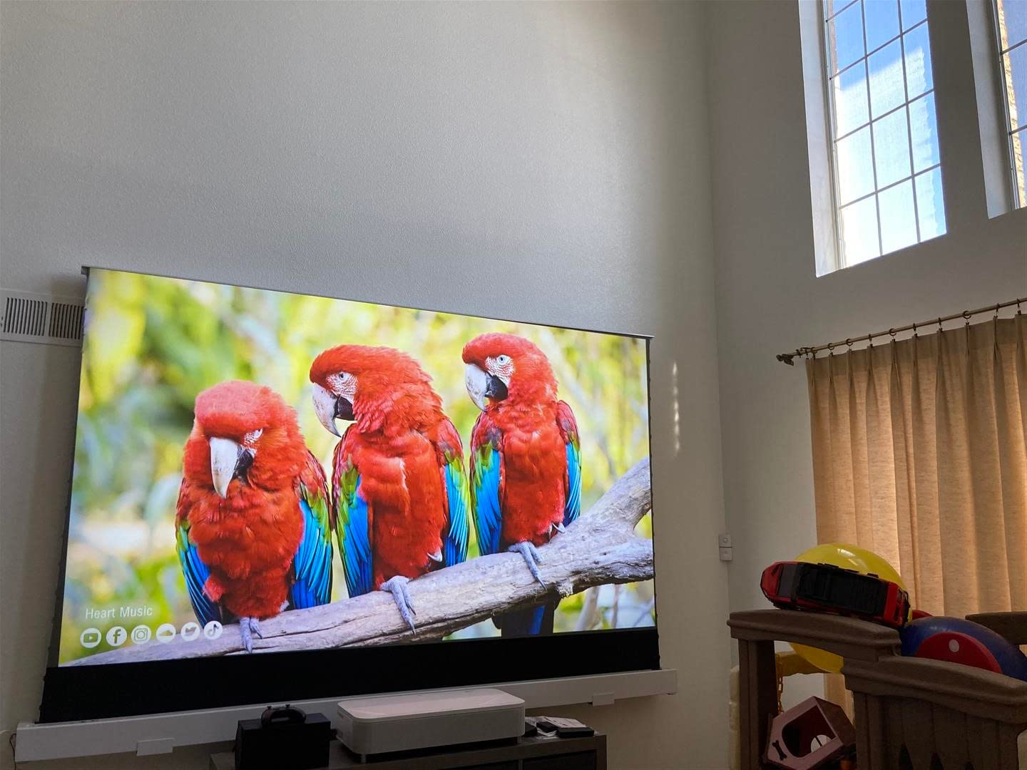 Epson EpiqVision Ultra LS800 Short Throw 3-Chip 3LCD Smart Streaming Laser Projector 4,000 Lumens, 4K PRO-UHD, HDR, 150