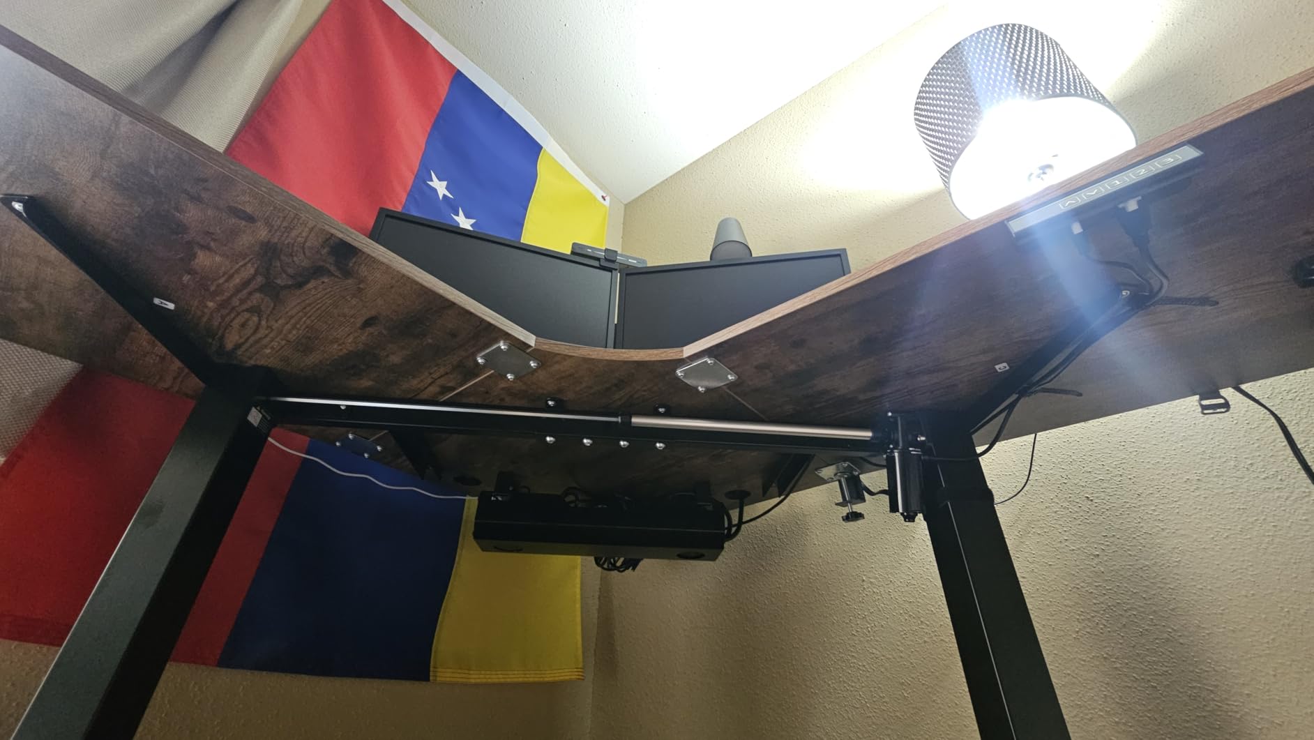 VIVO Electric Corner L-Shaped 47 x 47 in Standing Desk, Memory Height Adjustment, Rustic Vintage Brown Top Black Frame, DESK-E1L94N customer photo 1