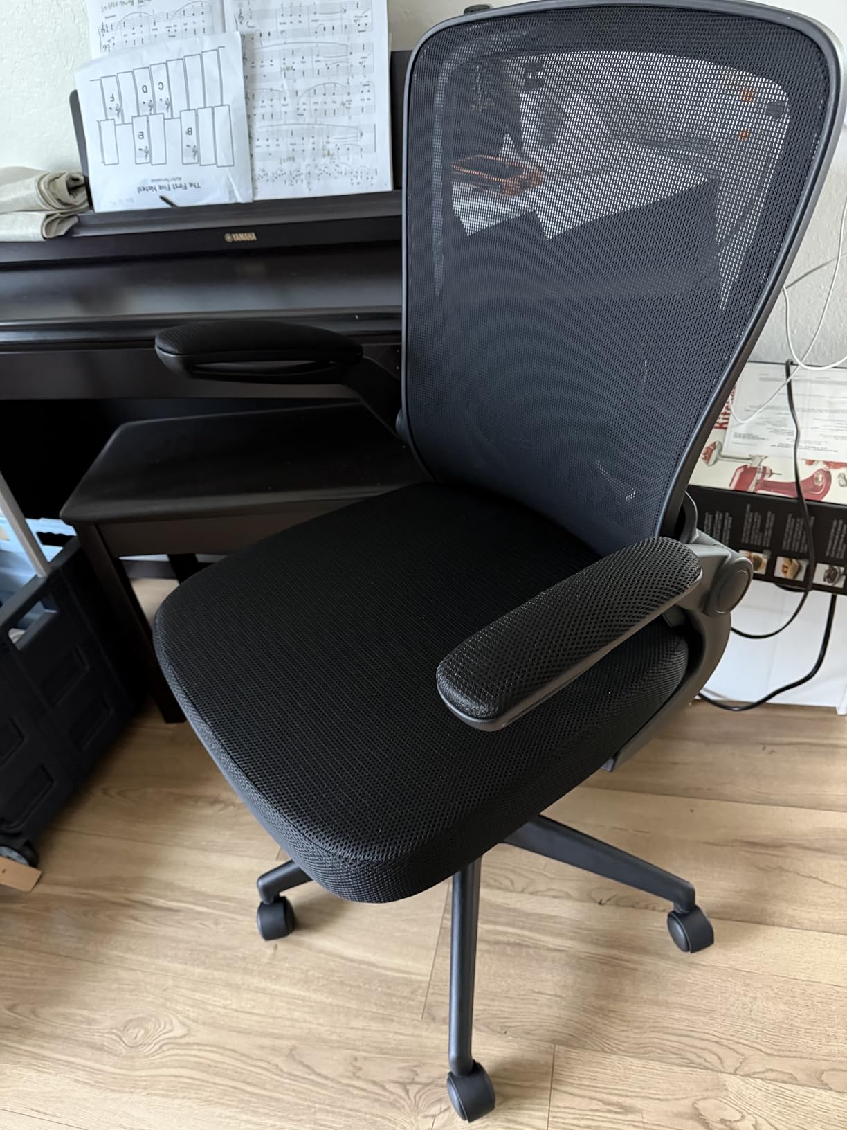 FelixKing Office Chair, Ergonomic Desk Chair Breathable Mesh Chairs Adjustable High Back Lumbar Support Flip-up Armrests, Executive Rolling Swivel Comfy Computer Chairs Home Office Black customer photo 1