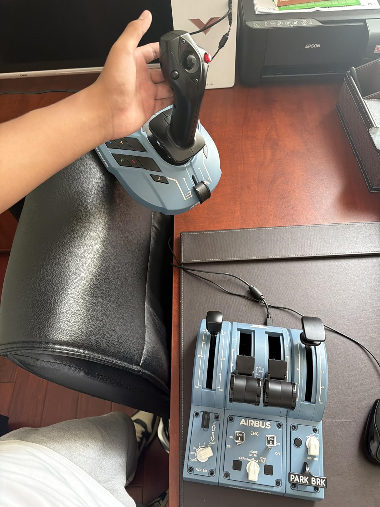 Thrustmaster TCA Captain Pack Xbox - Airbus Edition (Compatible with XBOX Series X/S, One and PC) customer photo 2