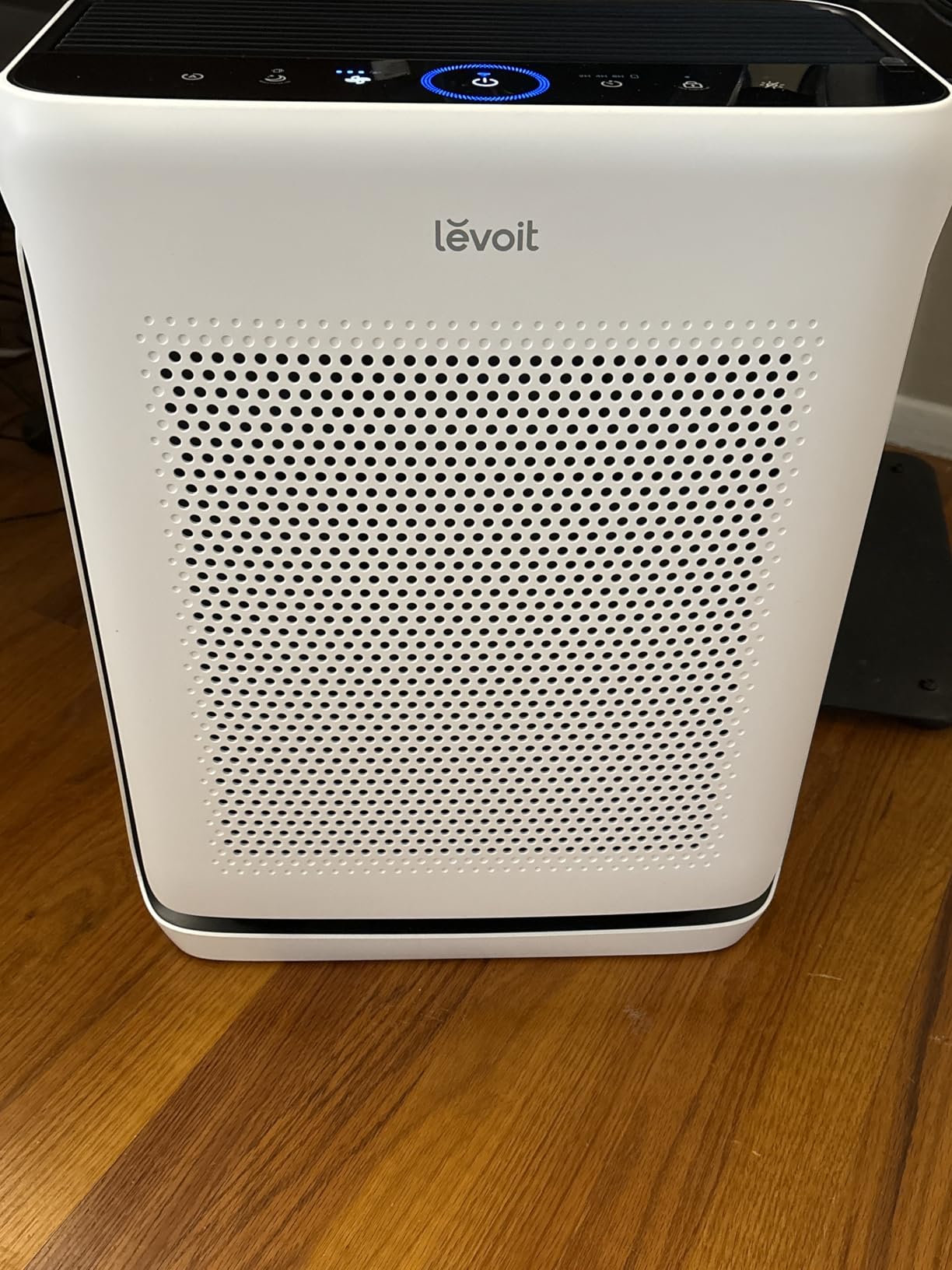 LEVOIT Air Purifiers for Home Large Room Up to 1875 Ft² with Washable Pre-Filter, AHAM VERIFIDE, Air Quality Monitor, HEPA Sleep Mode for Allergies, Pet Hair in Bedroom, Vital 200S-P, White customer photo 1
