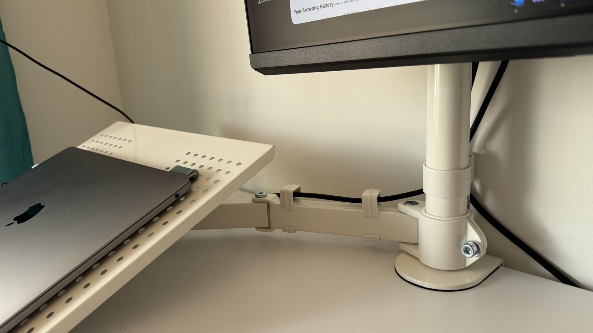 VIVO Fully Adjustable 13 to 32 inch Single Computer Monitor and Laptop Desk Mount Combo, Stand with Grommet Option, Fits up to 17 inch Laptops, White STAND-V002CW customer photo 1