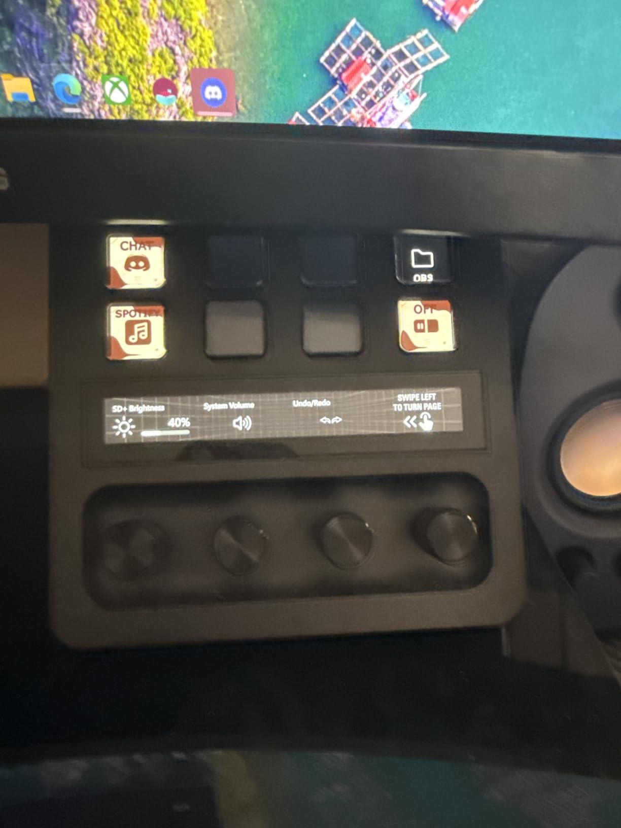 Elgato Stream Deck +, Audio Mixer, Production Console and Studio Controller for Content Creators, Streaming, Gaming, with customizable touch strip dials and LCD keys, works with Mac and PC customer photo 2