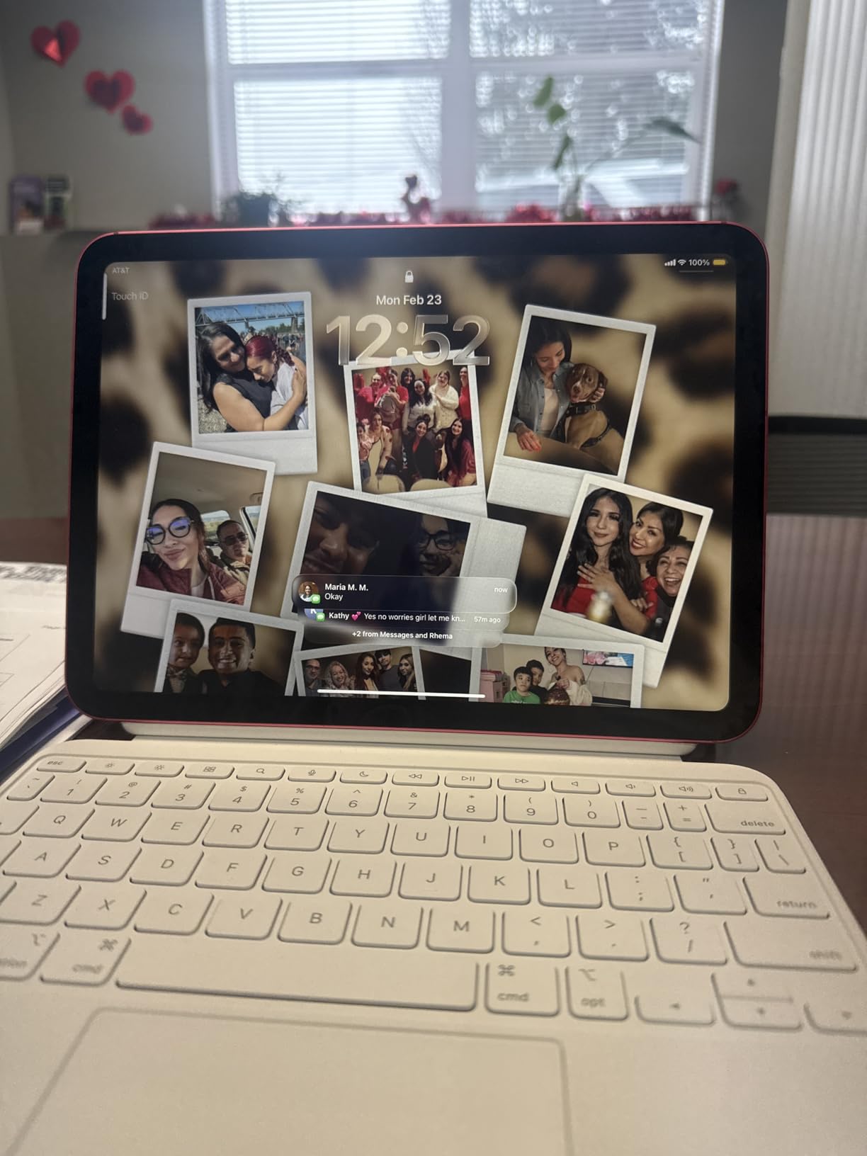 Apple Magic Keyboard Folio: iPad Keyboard and case for iPad (A16 and 10th Generation), Detachable Two-Piece Design that attaches magnetically, Built-in trackpad, US English - White customer photo 2