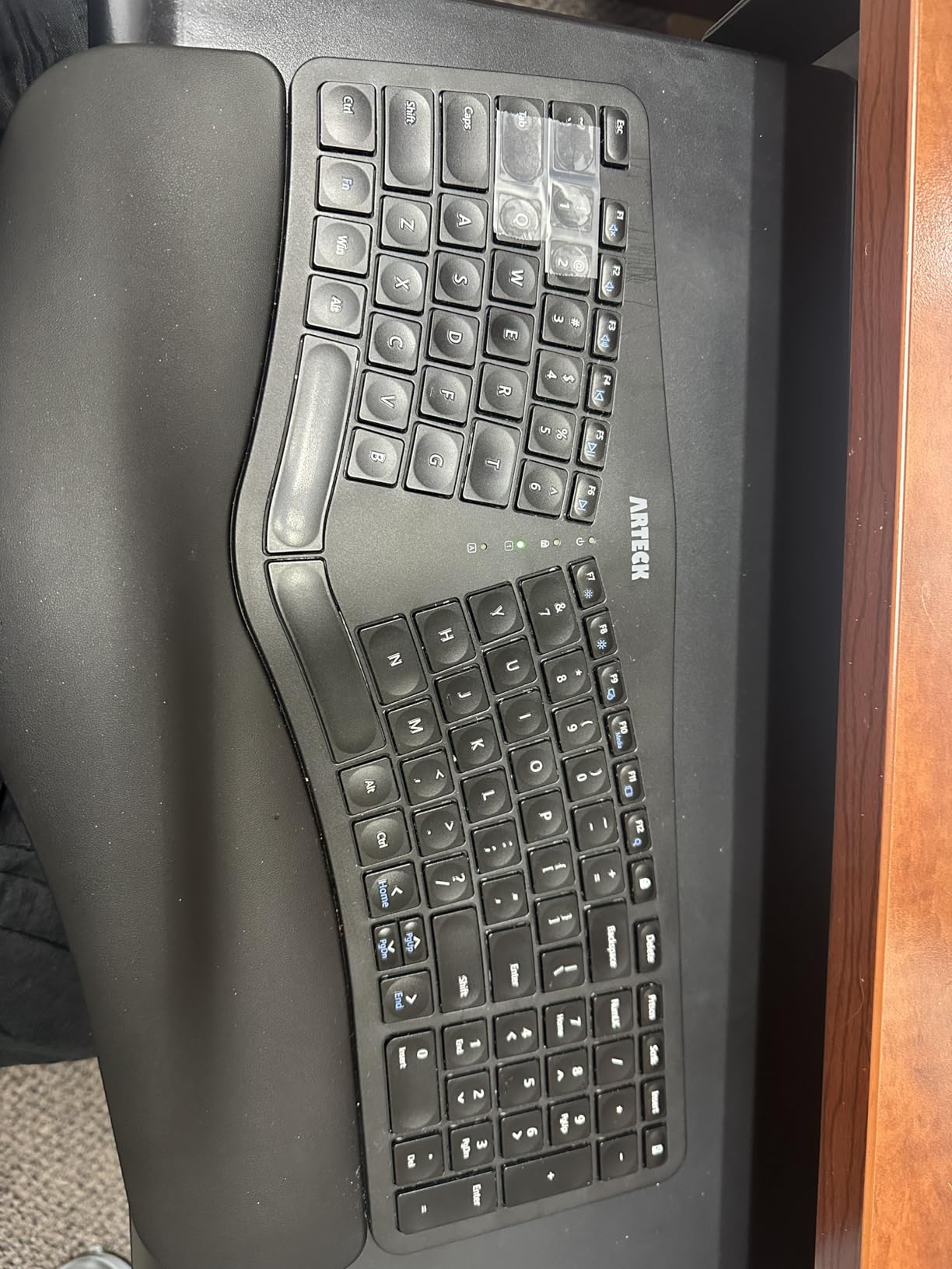 Arteck Split Ergonomic Keyboard with Cushioned Wrist and Palm Rest, 2.4G USB Wireless Comfortable Natural Ergonomic Split Keyboard, for Windows Computer Desktop Laptop customer photo 2